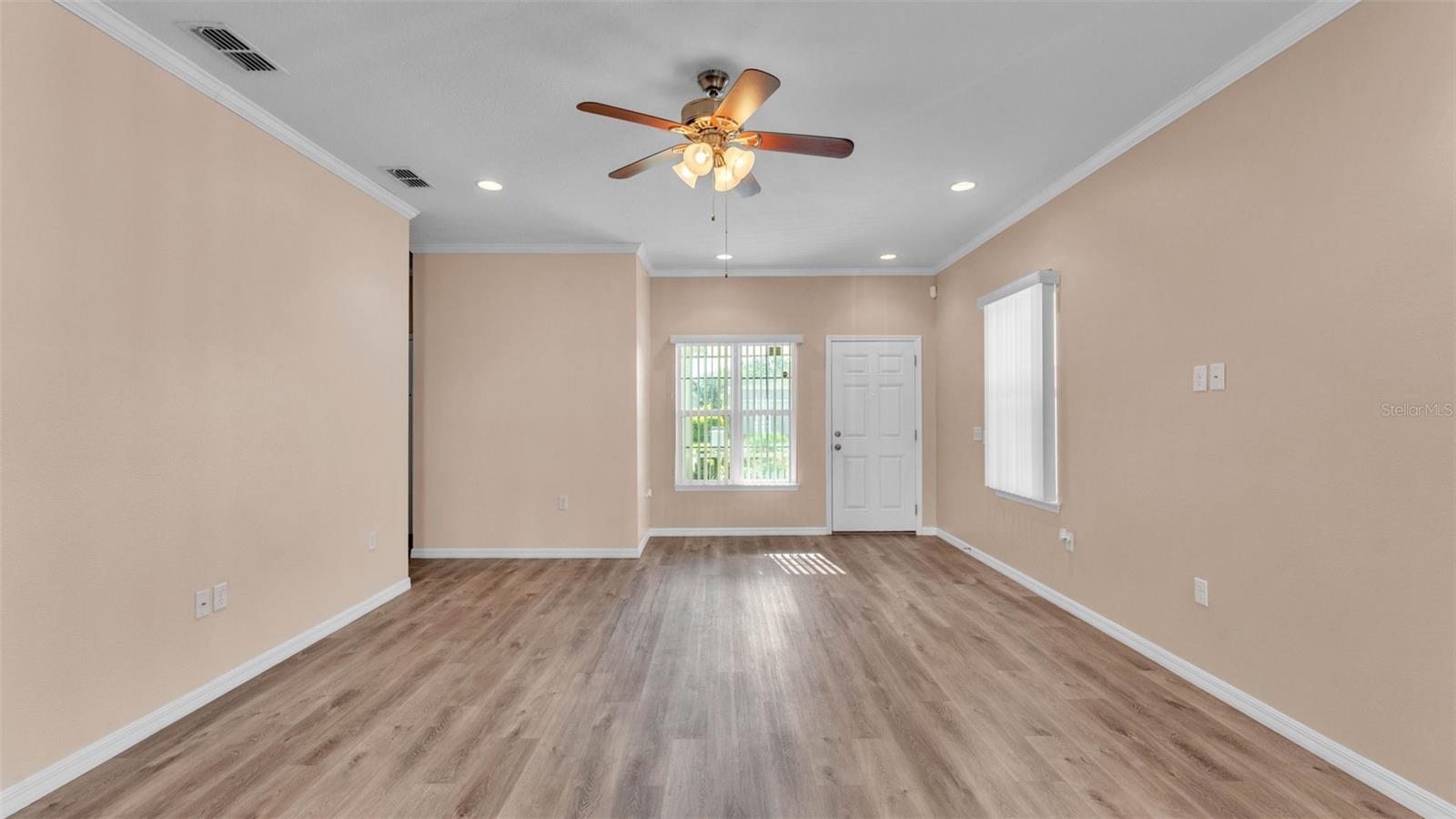 3173 WHISPERING TRAILS AVE