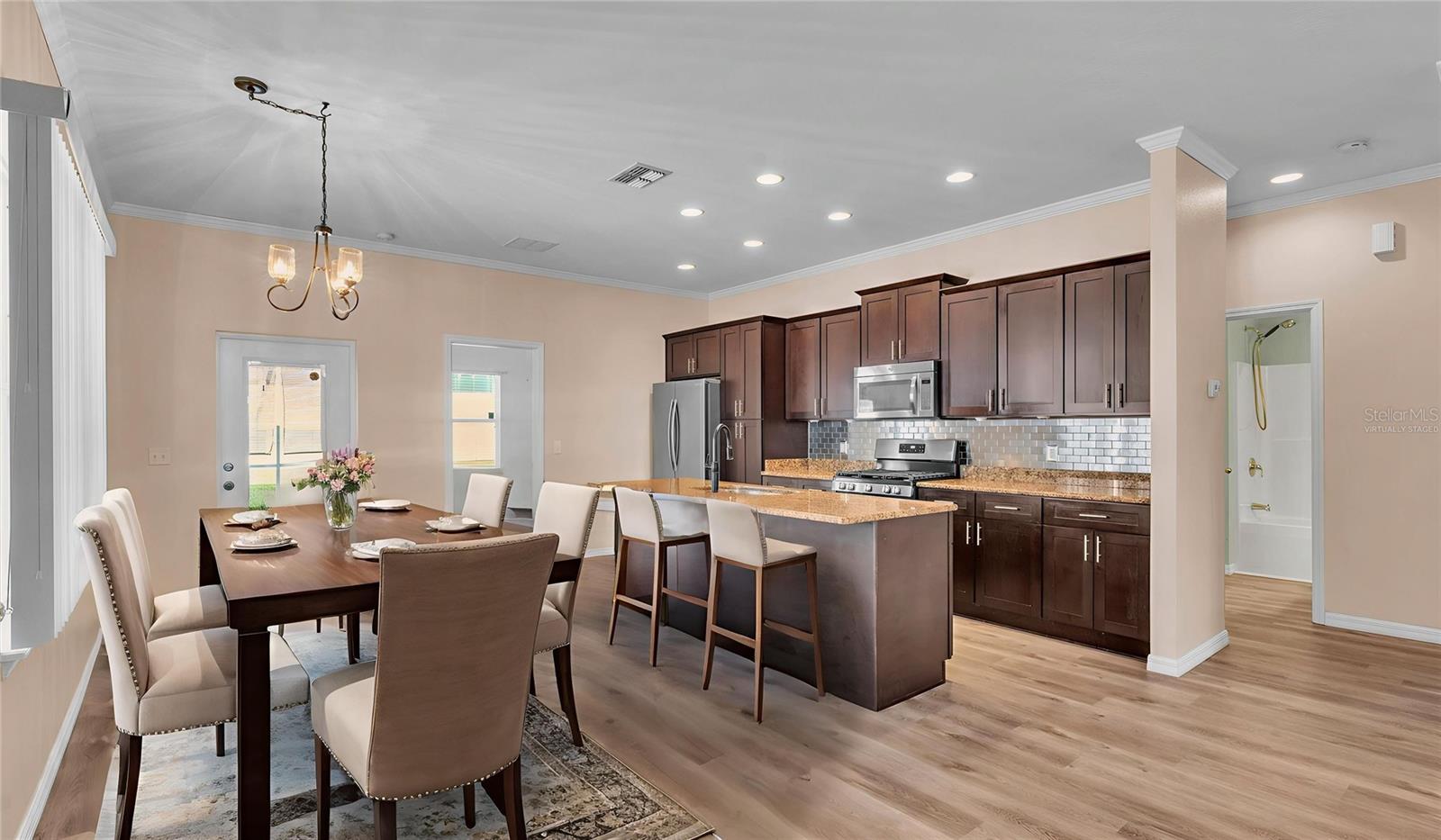 3173 WHISPERING TRAILS AVE