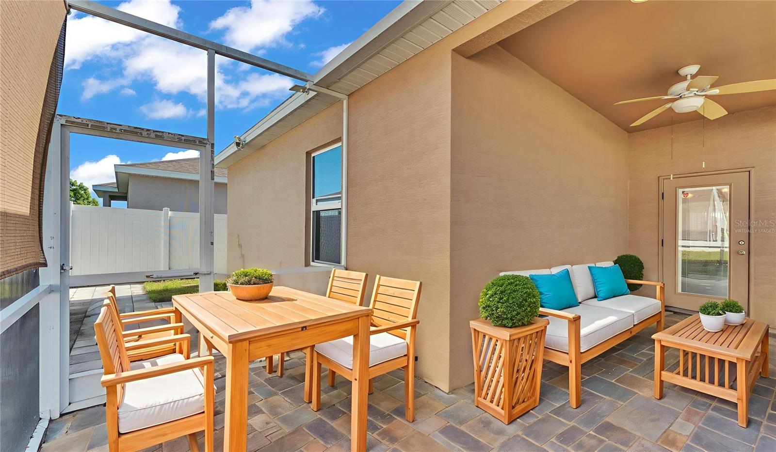 3173 WHISPERING TRAILS AVE