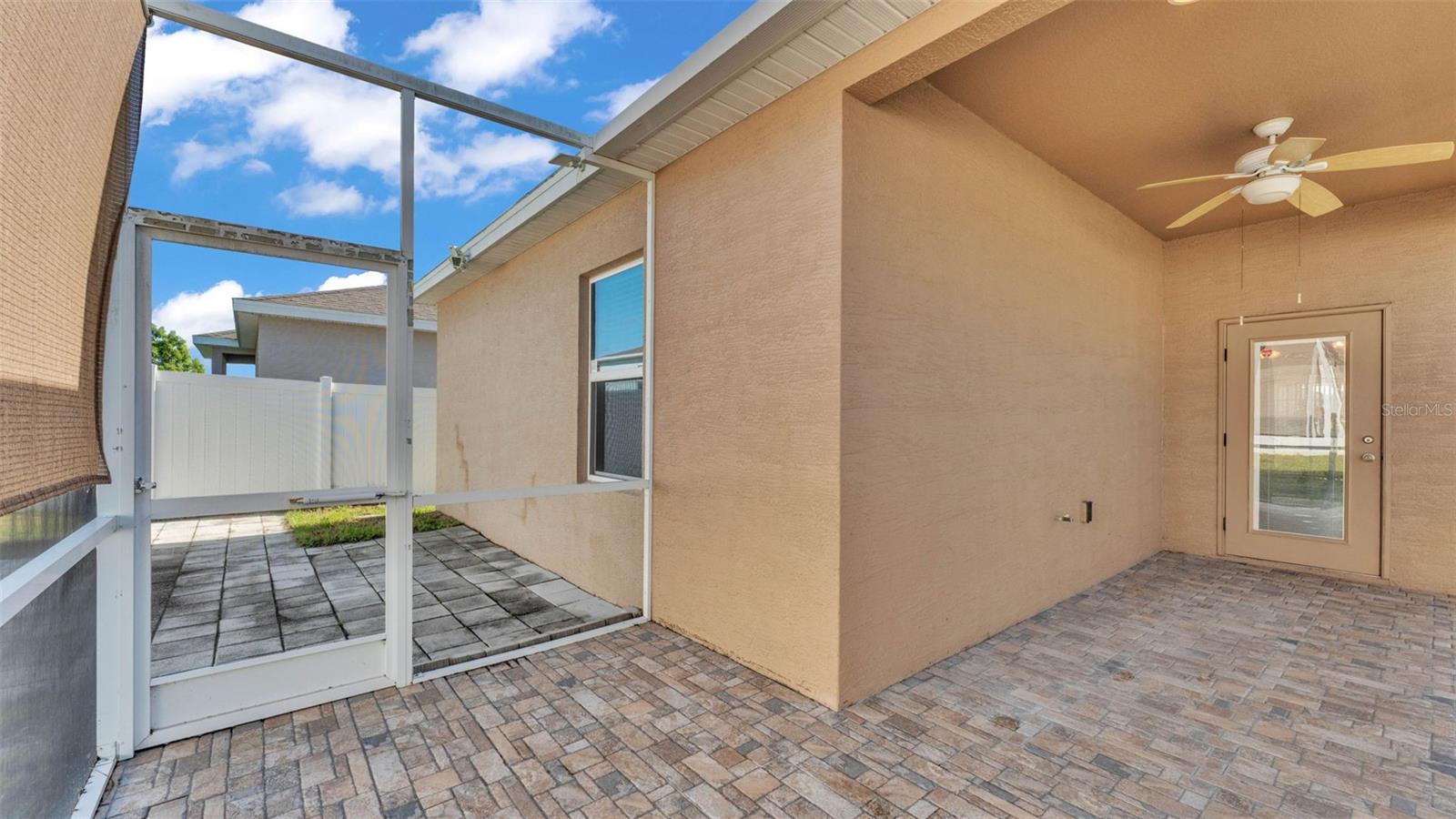 3173 WHISPERING TRAILS AVE