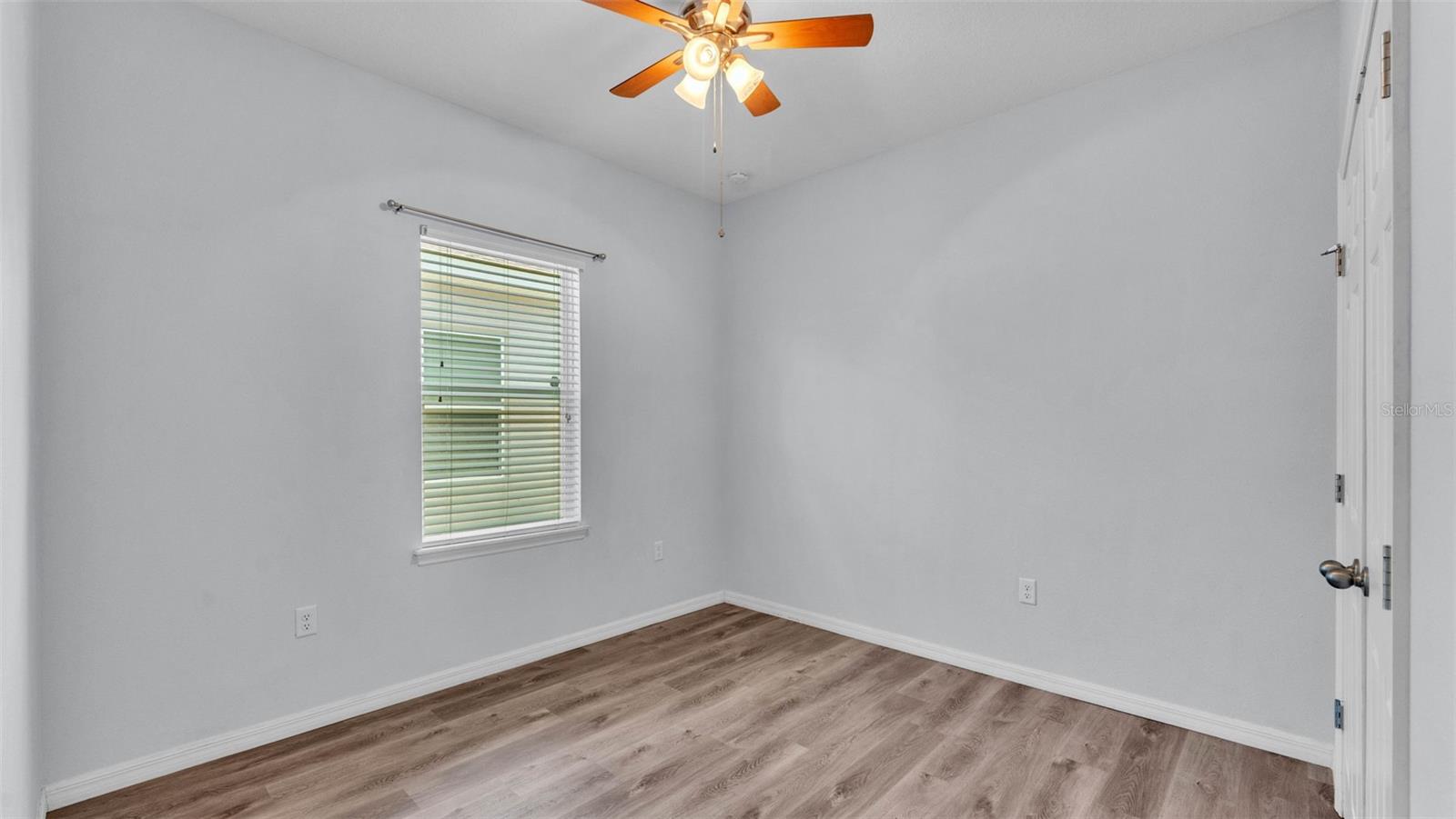 3173 WHISPERING TRAILS AVE