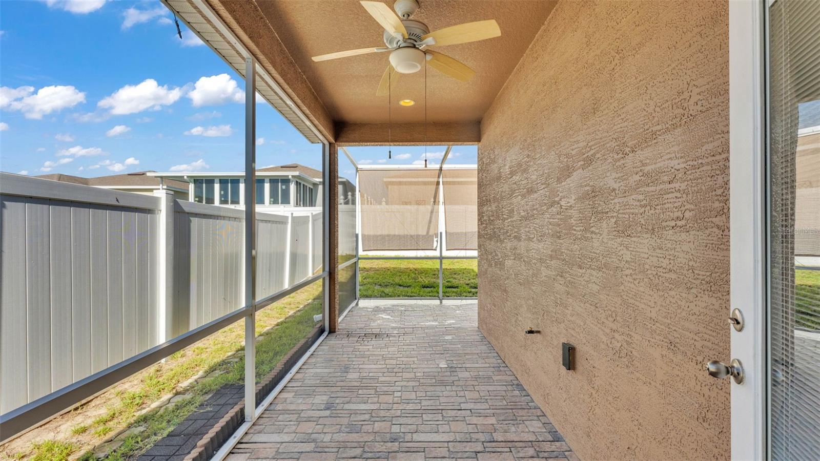 3173 WHISPERING TRAILS AVE