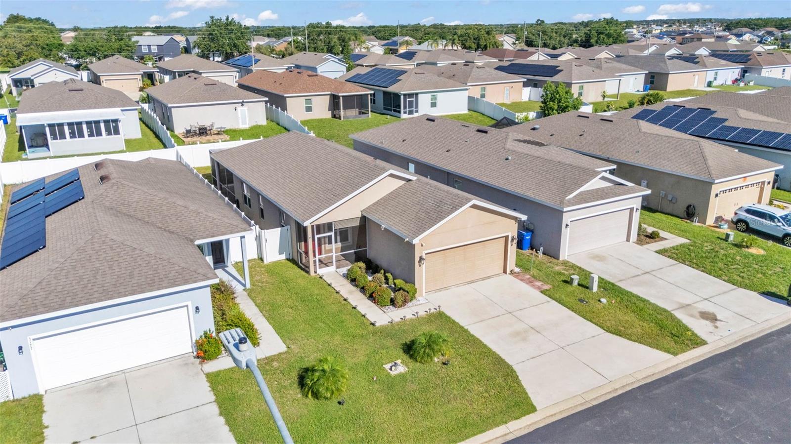 3173 WHISPERING TRAILS AVE