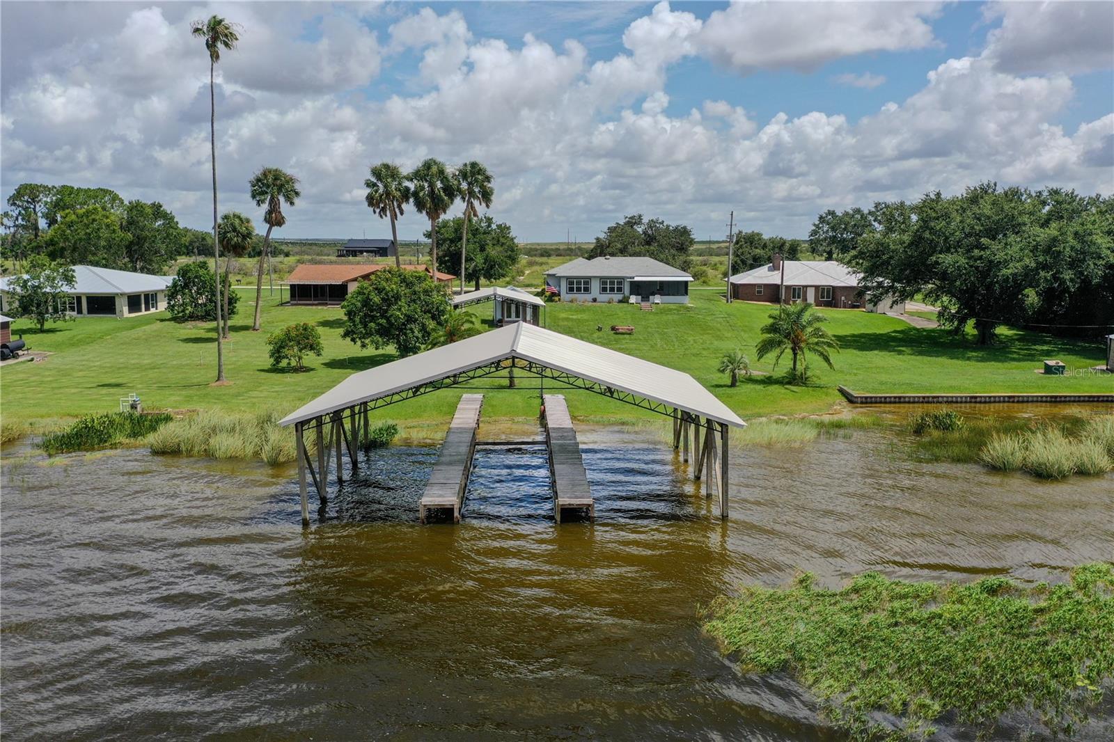 851 N LAKE REEDY BLVD