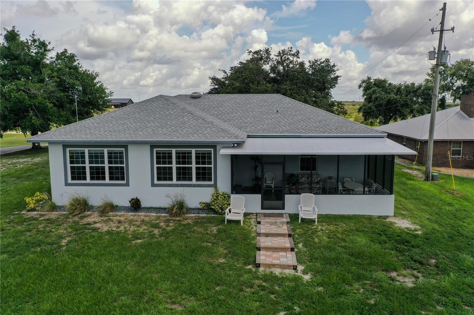 851 N LAKE REEDY BLVD