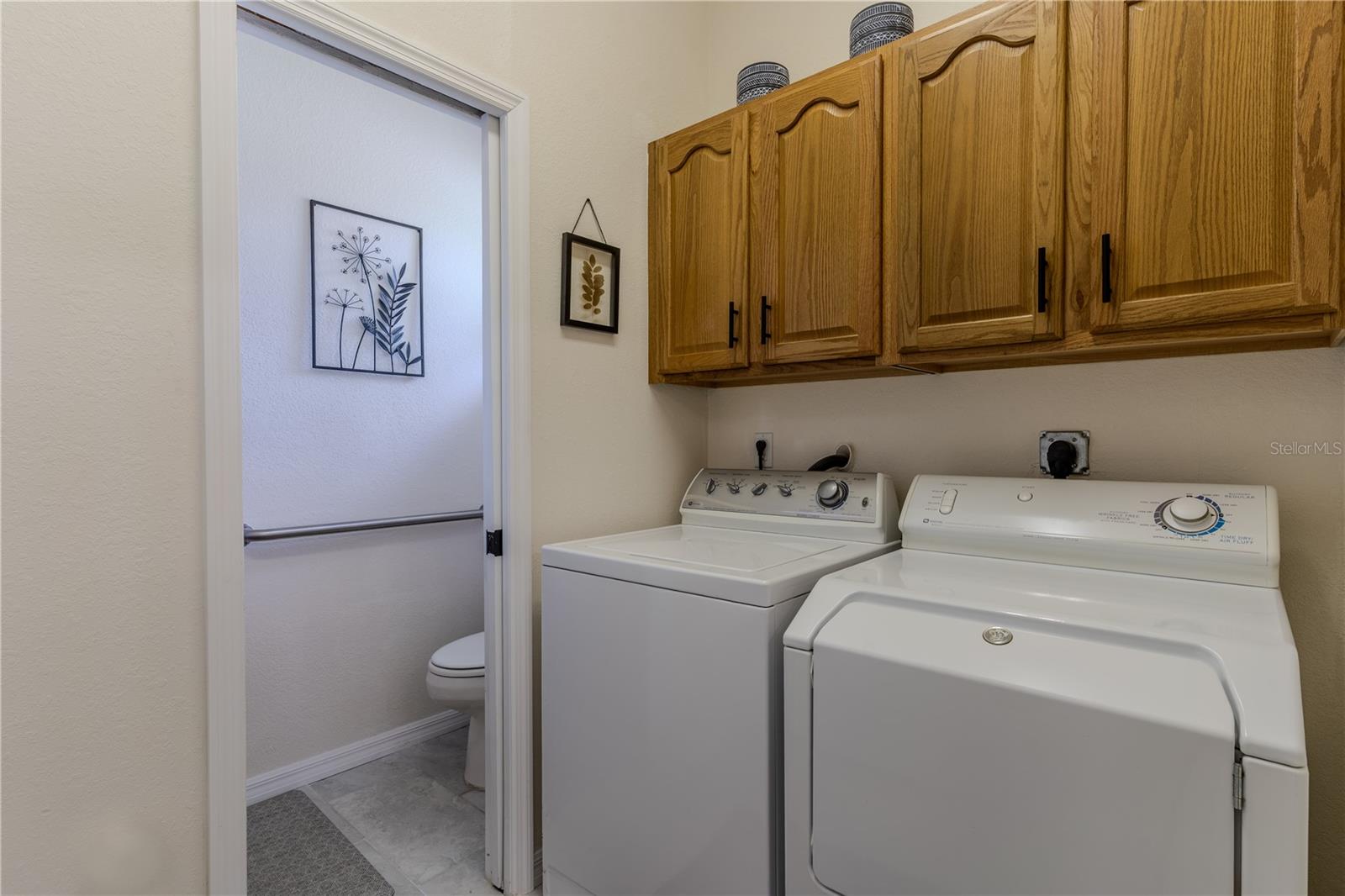 851 N LAKE REEDY BLVD