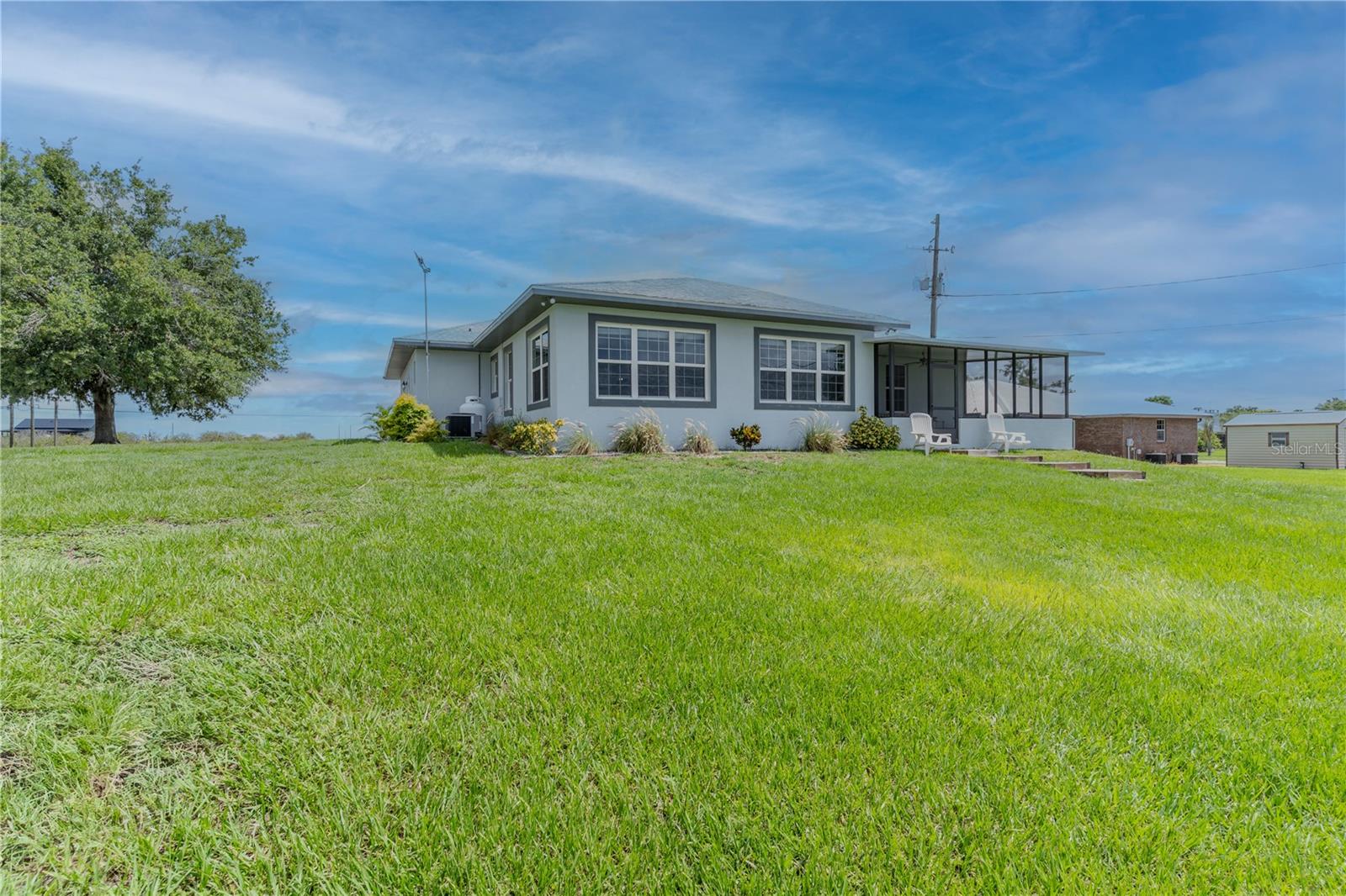 851 N LAKE REEDY BLVD