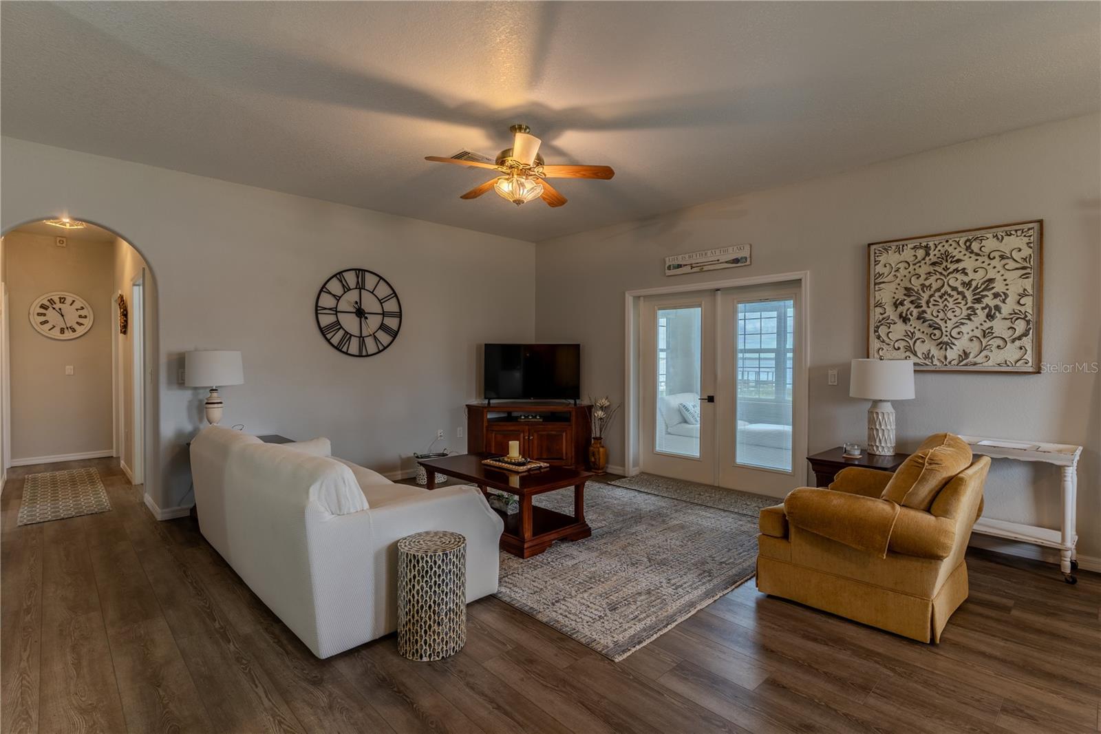 851 N LAKE REEDY BLVD