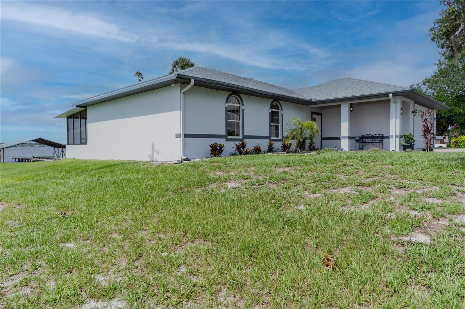 851 N LAKE REEDY BLVD