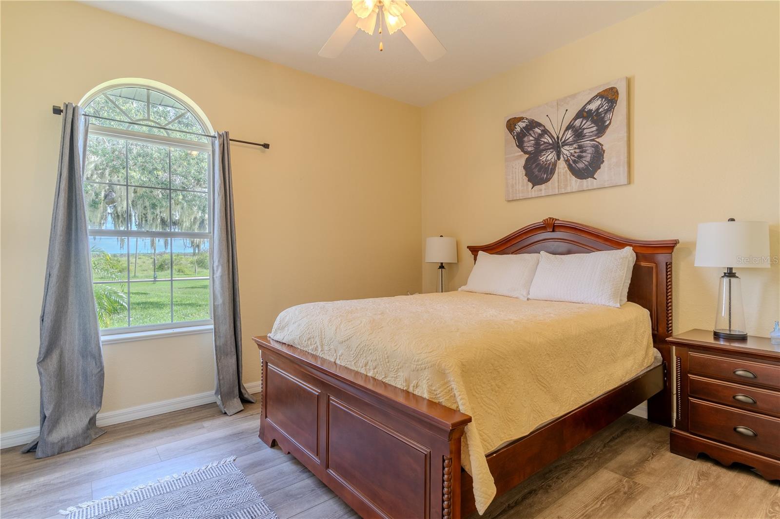 851 N LAKE REEDY BLVD