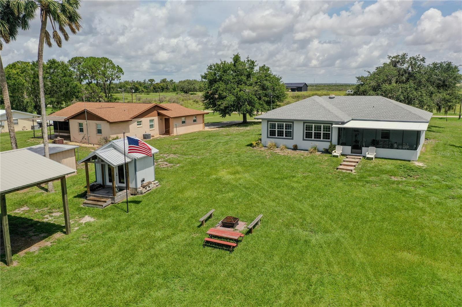 851 N LAKE REEDY BLVD