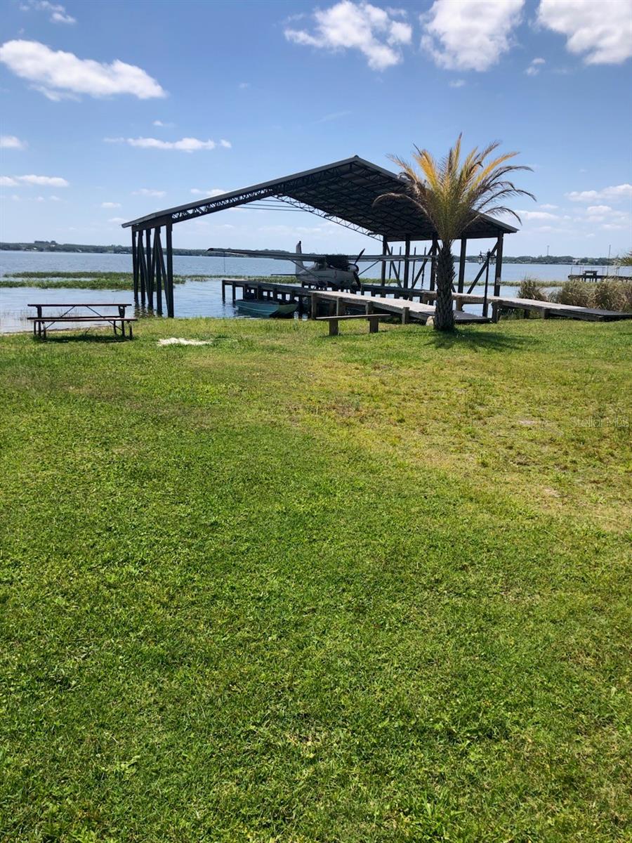 851 N LAKE REEDY BLVD