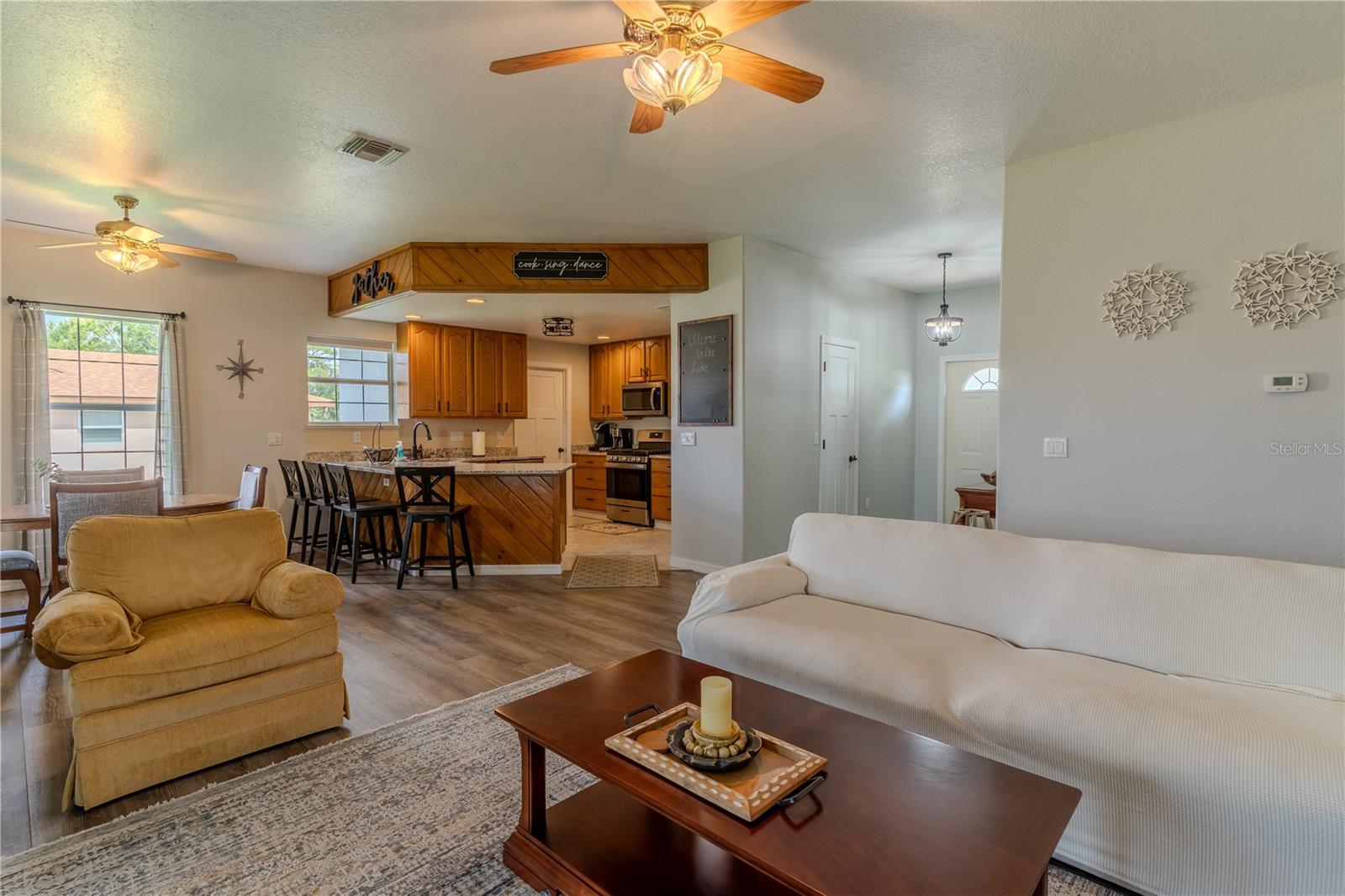 851 N LAKE REEDY BLVD