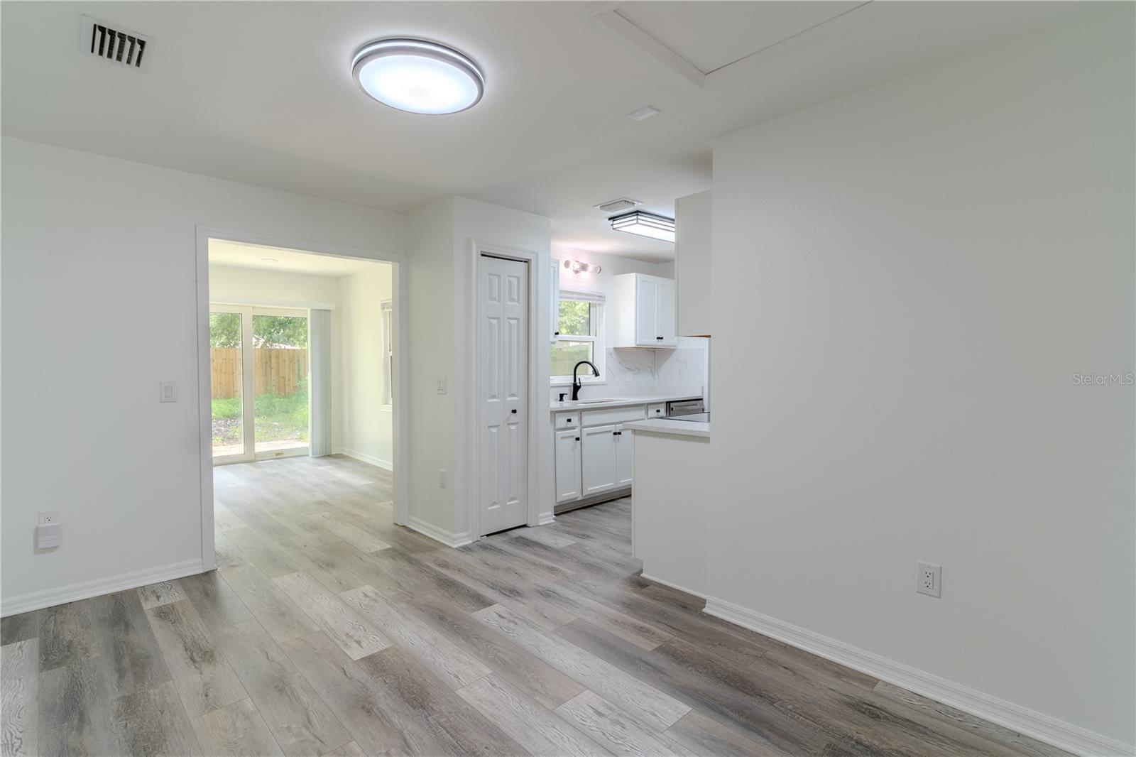 7309 THOMAS JEFFERSON CIR E