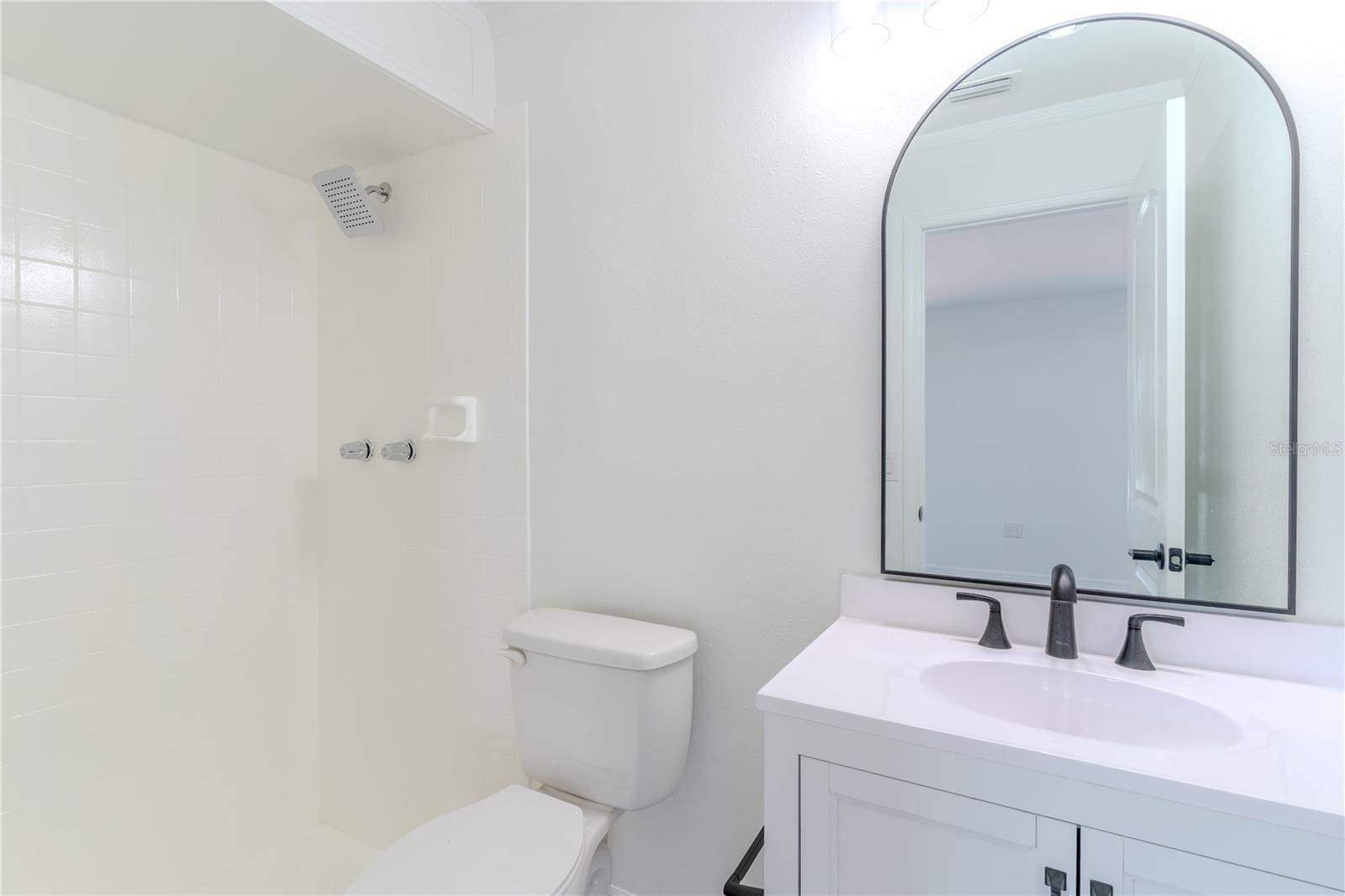 7309 THOMAS JEFFERSON CIR E