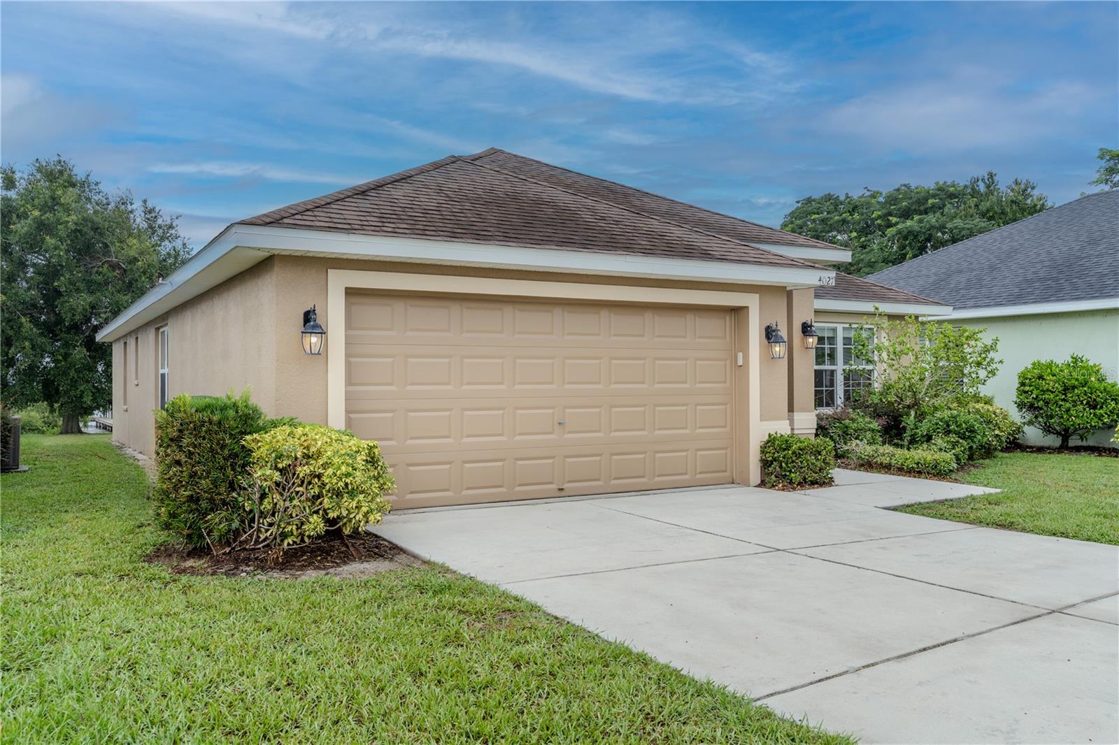 4027 ISLAND LAKES DR