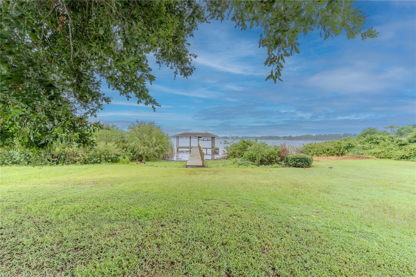 4027 ISLAND LAKES DR