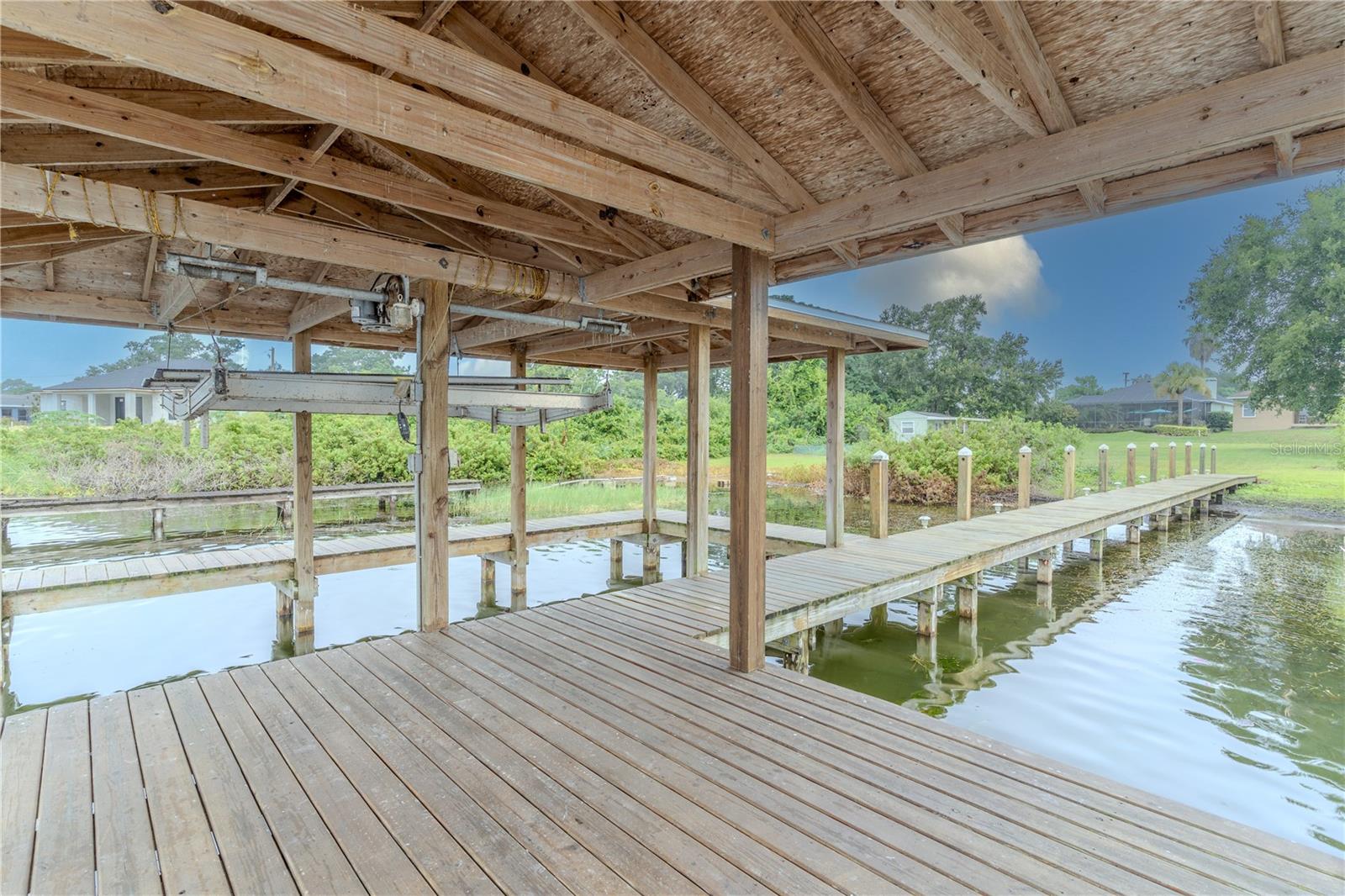 4027 ISLAND LAKES DR