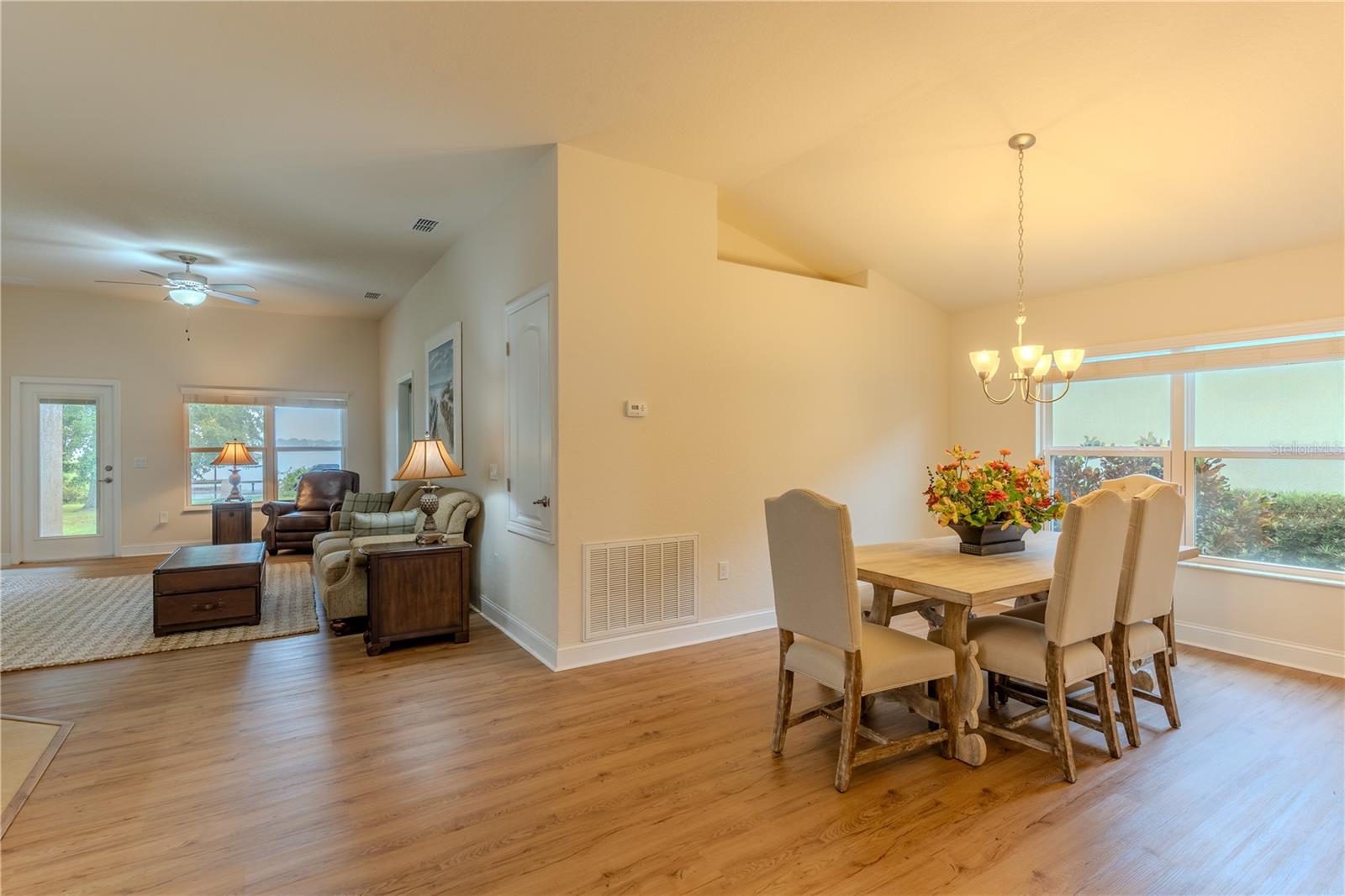 4027 ISLAND LAKES DR