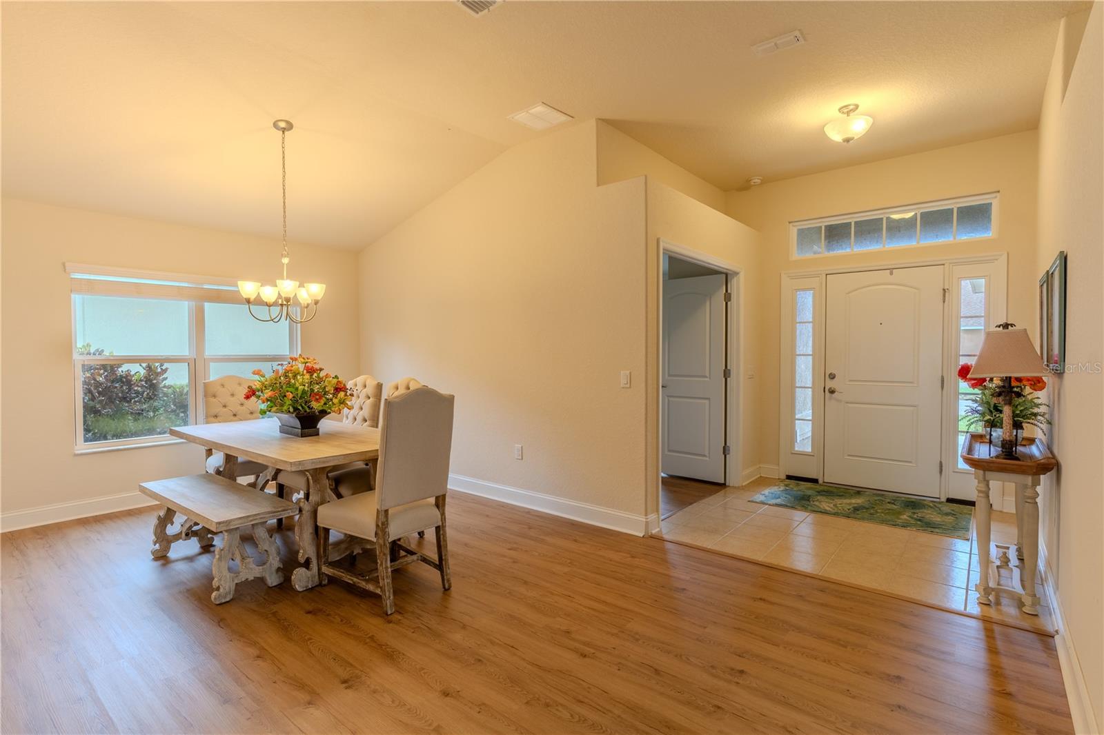 4027 ISLAND LAKES DR