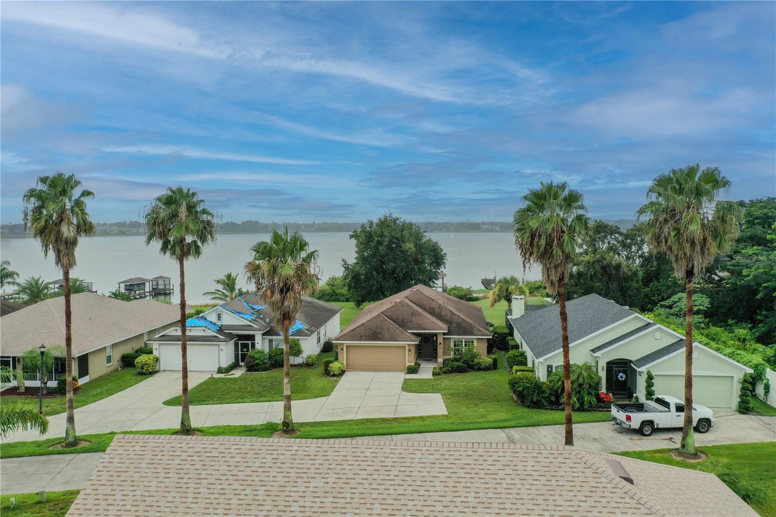 4027 ISLAND LAKES DR