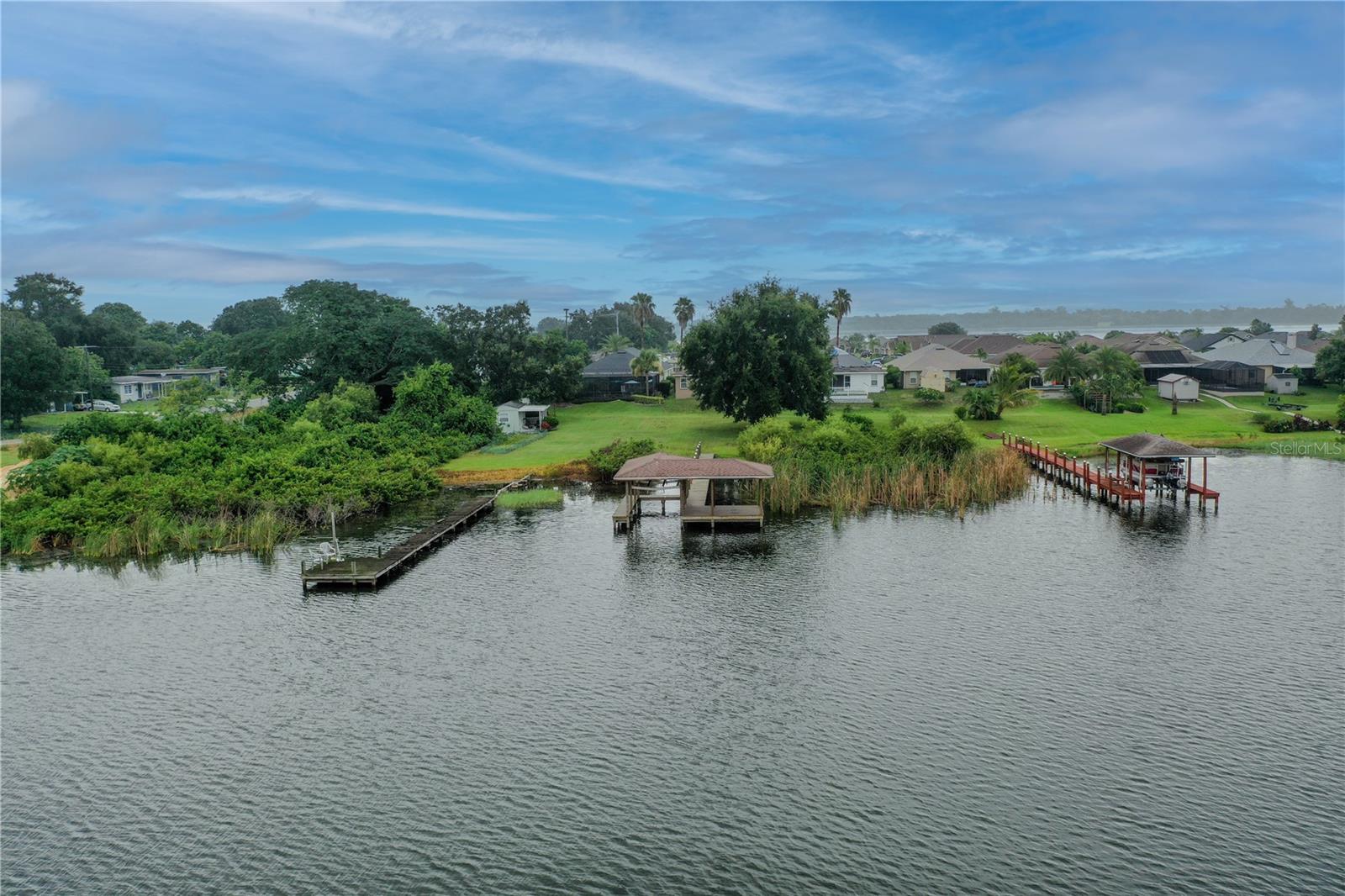 4027 ISLAND LAKES DR