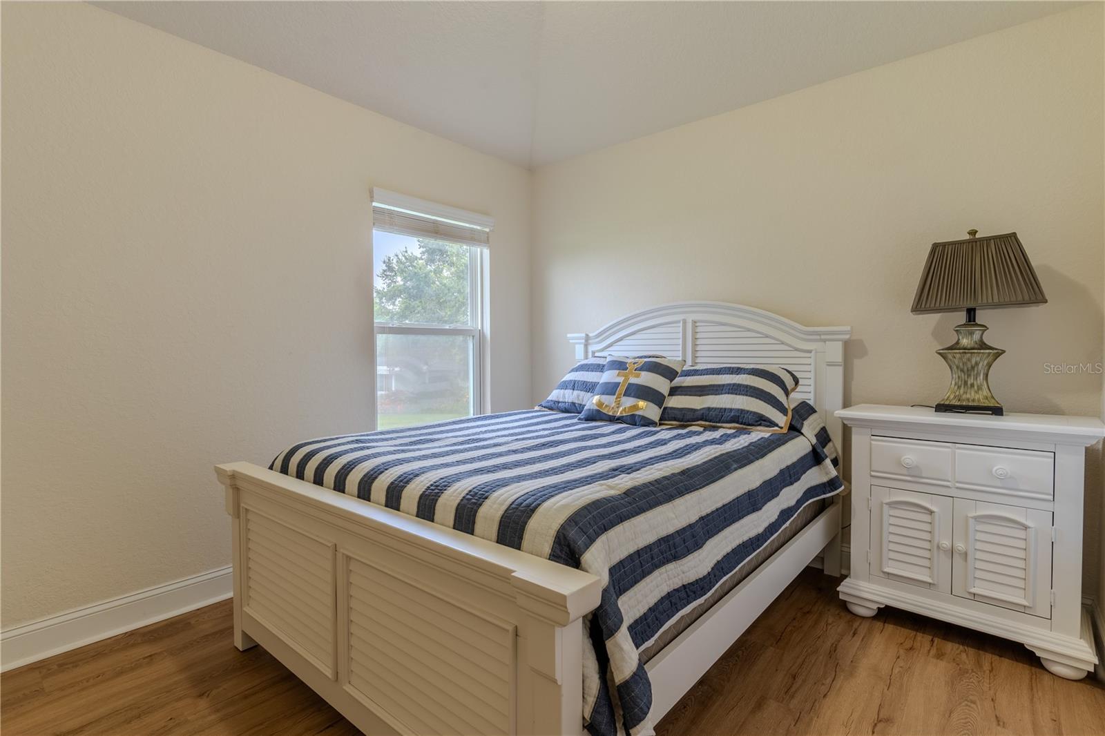 4027 ISLAND LAKES DR