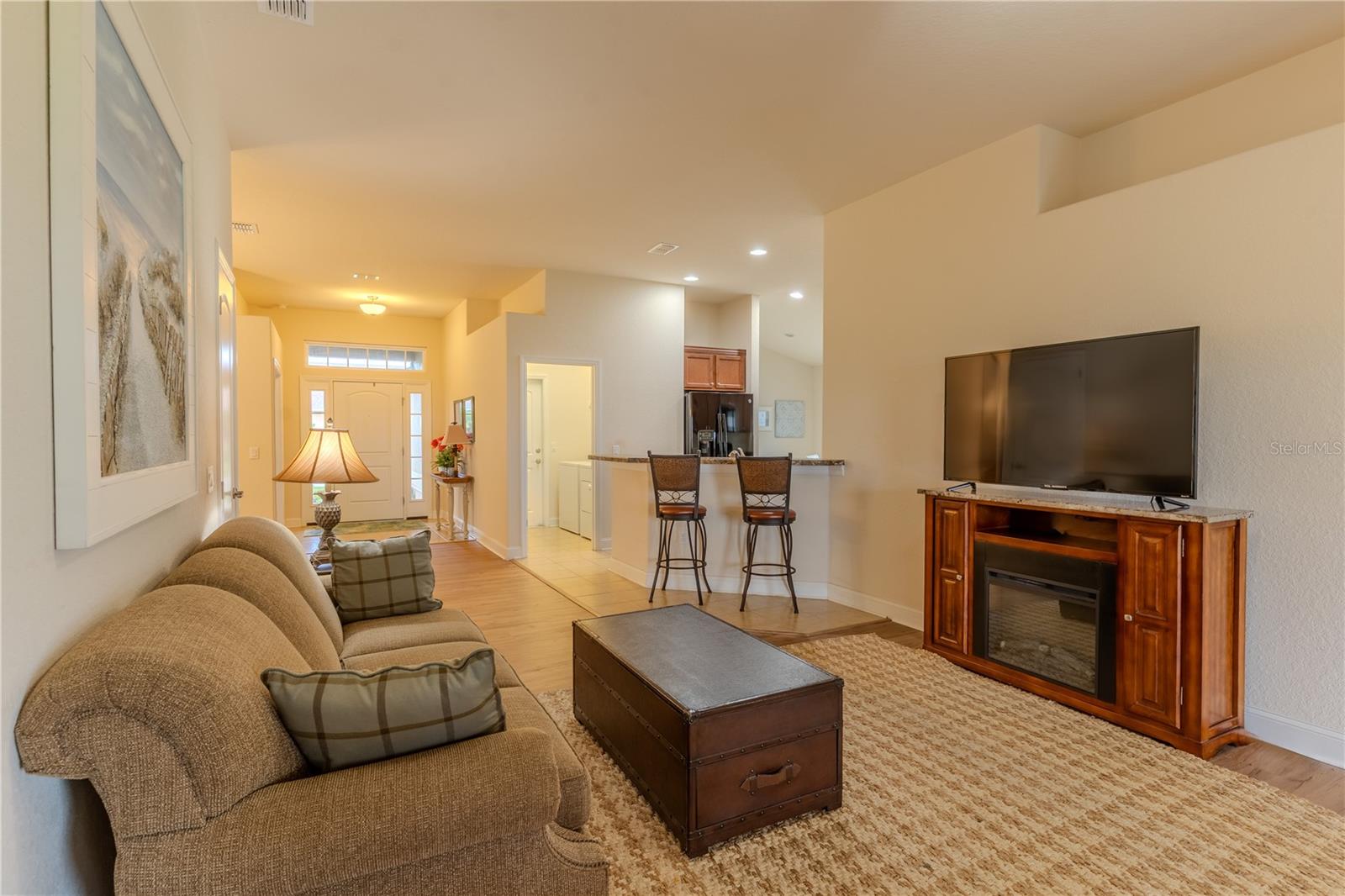 4027 ISLAND LAKES DR