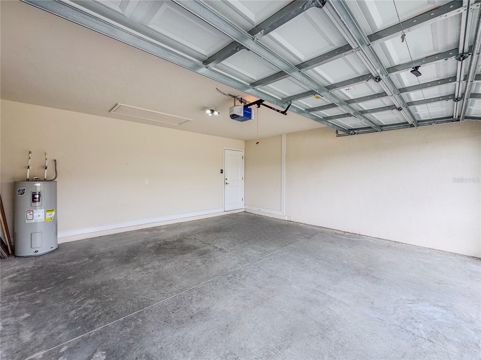 4027 ISLAND LAKES DR