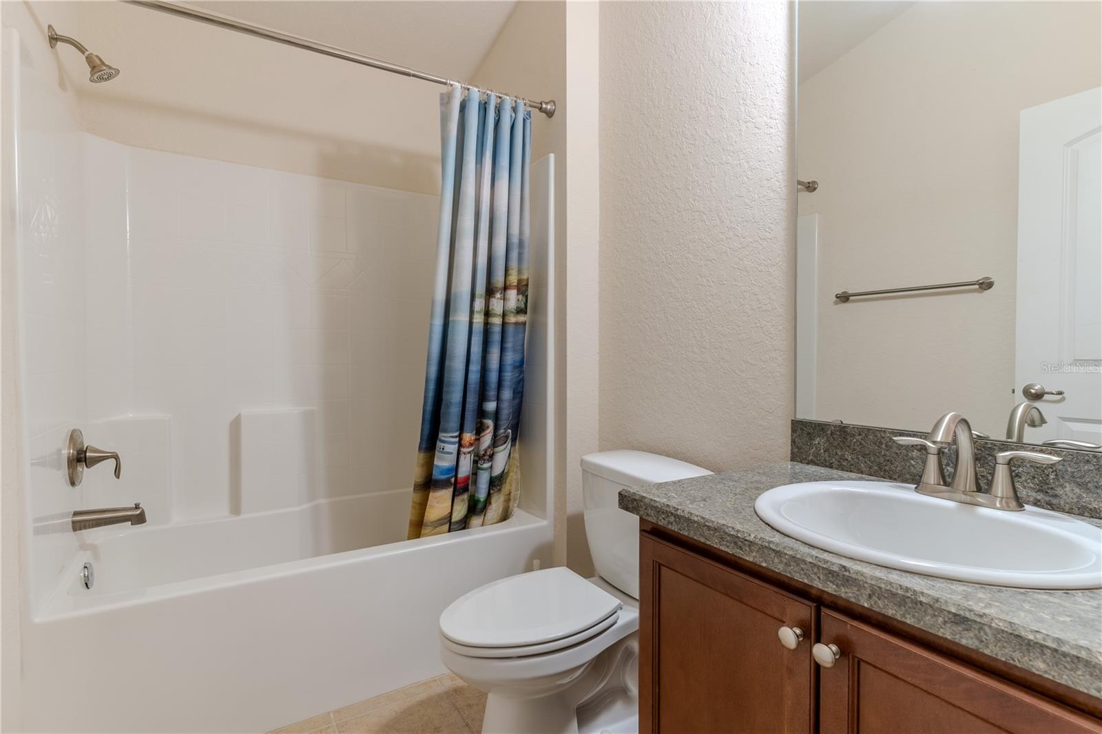 4027 ISLAND LAKES DR