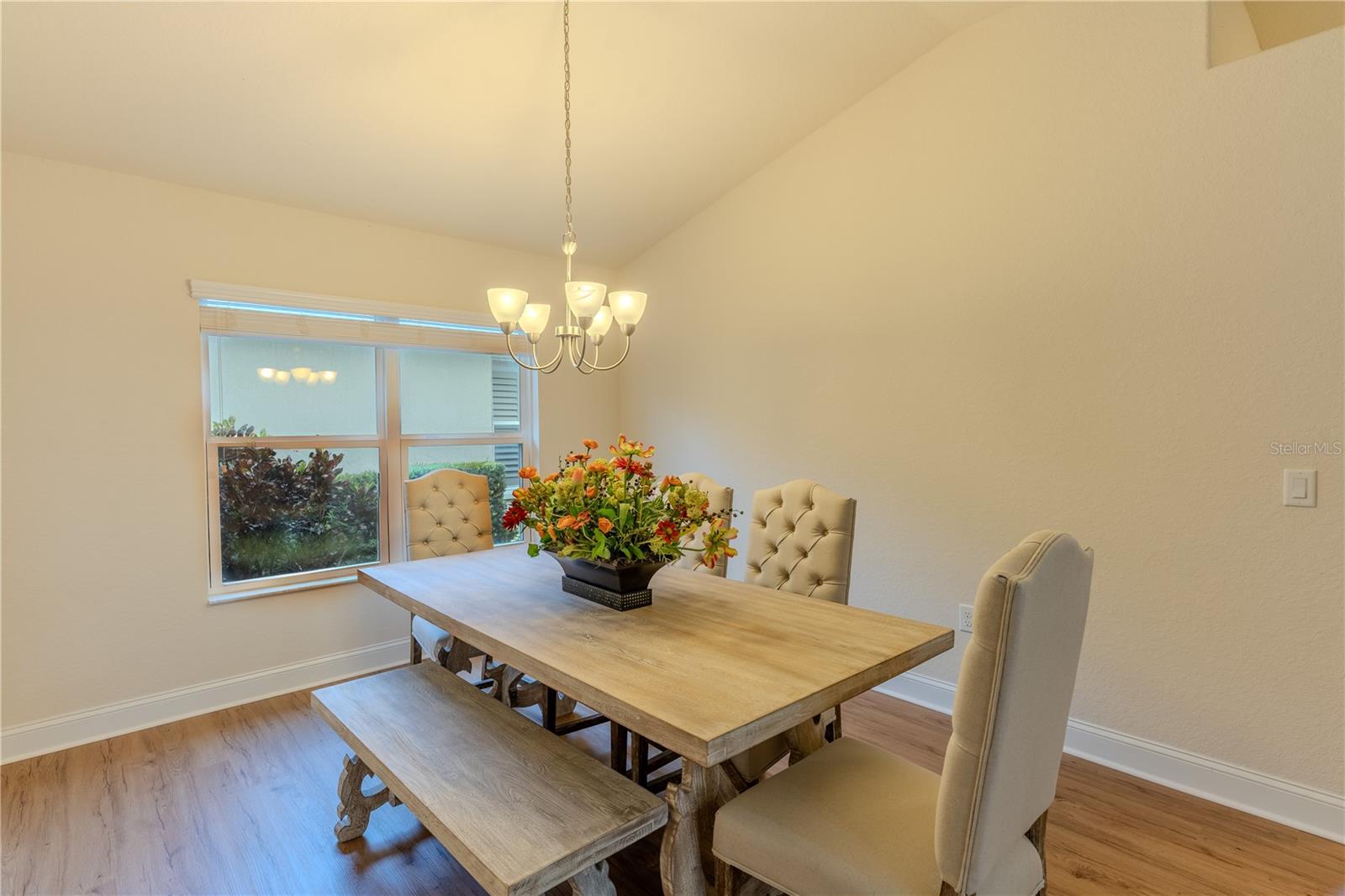 4027 ISLAND LAKES DR