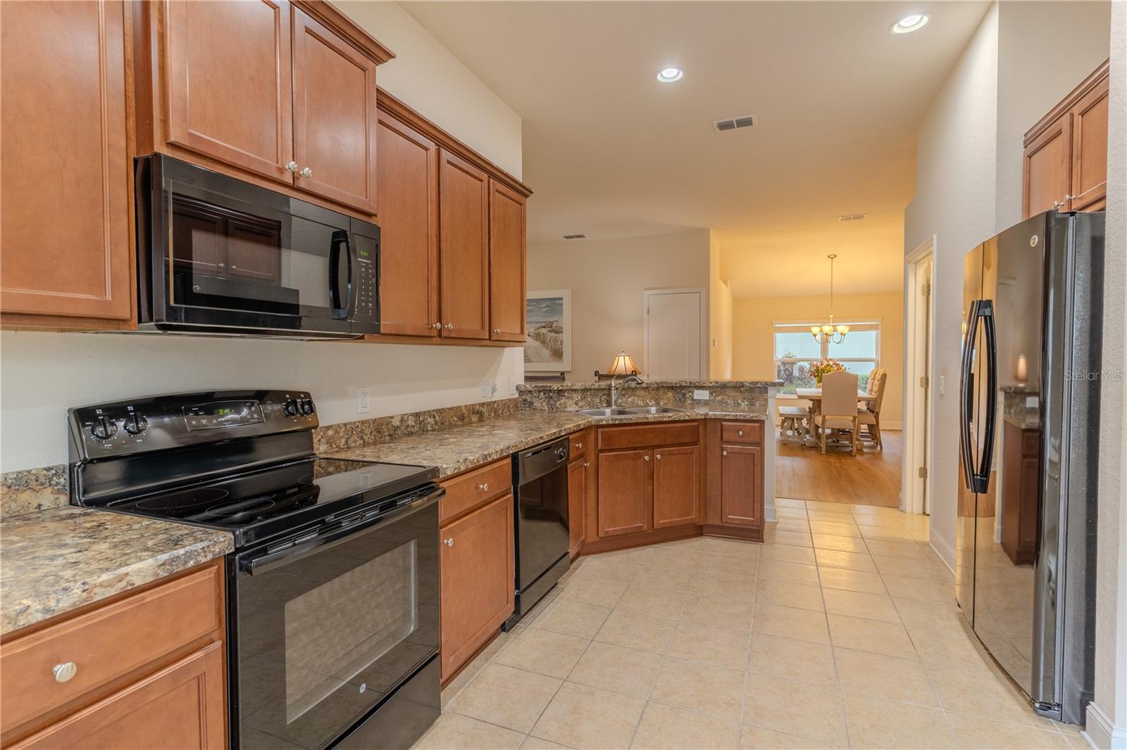 4027 ISLAND LAKES DR