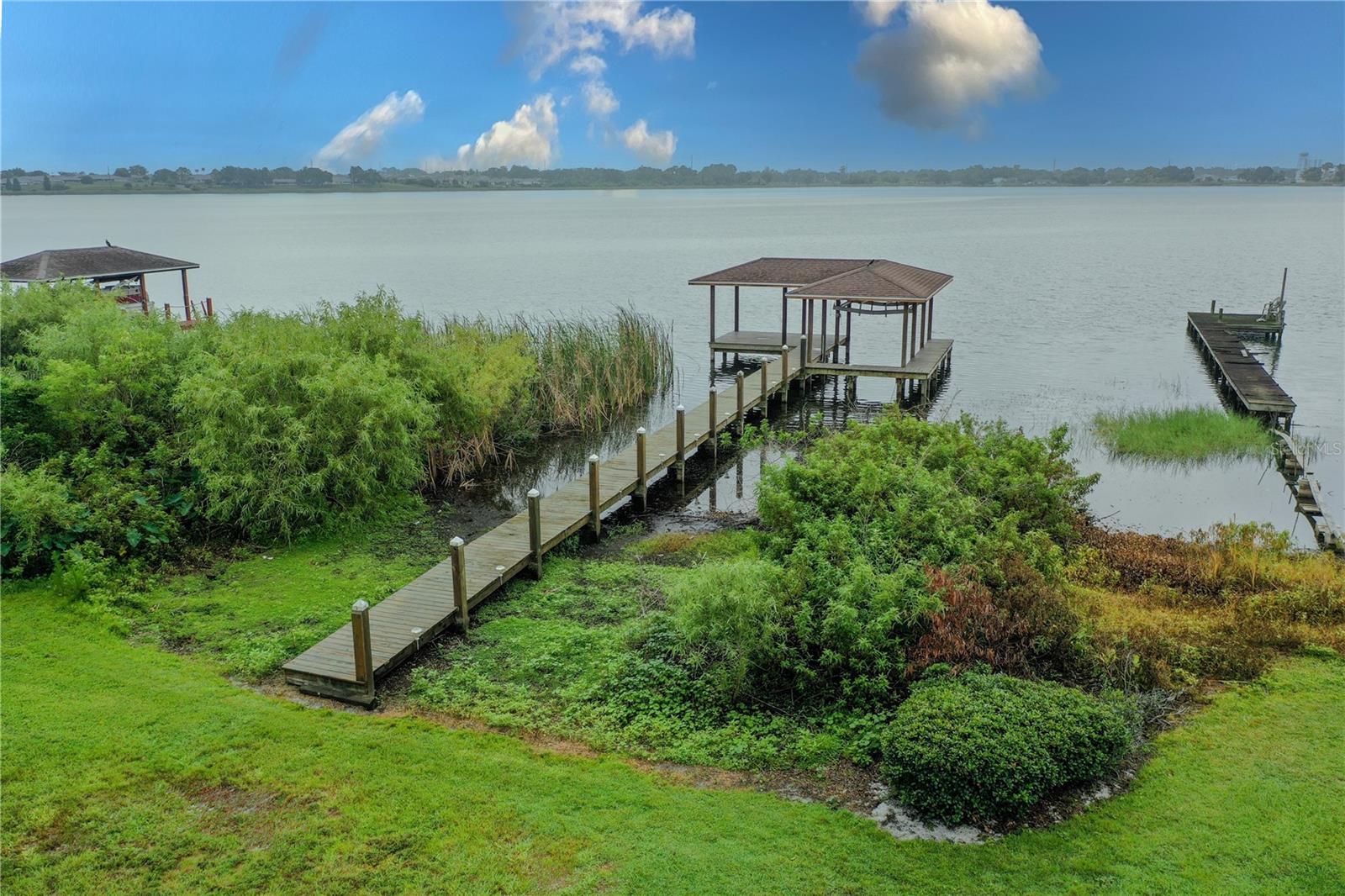 4027 ISLAND LAKES DR