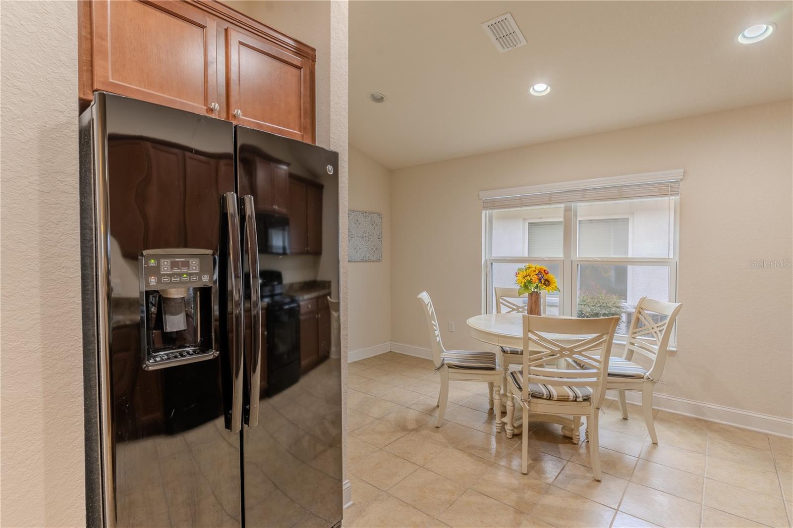 4027 ISLAND LAKES DR