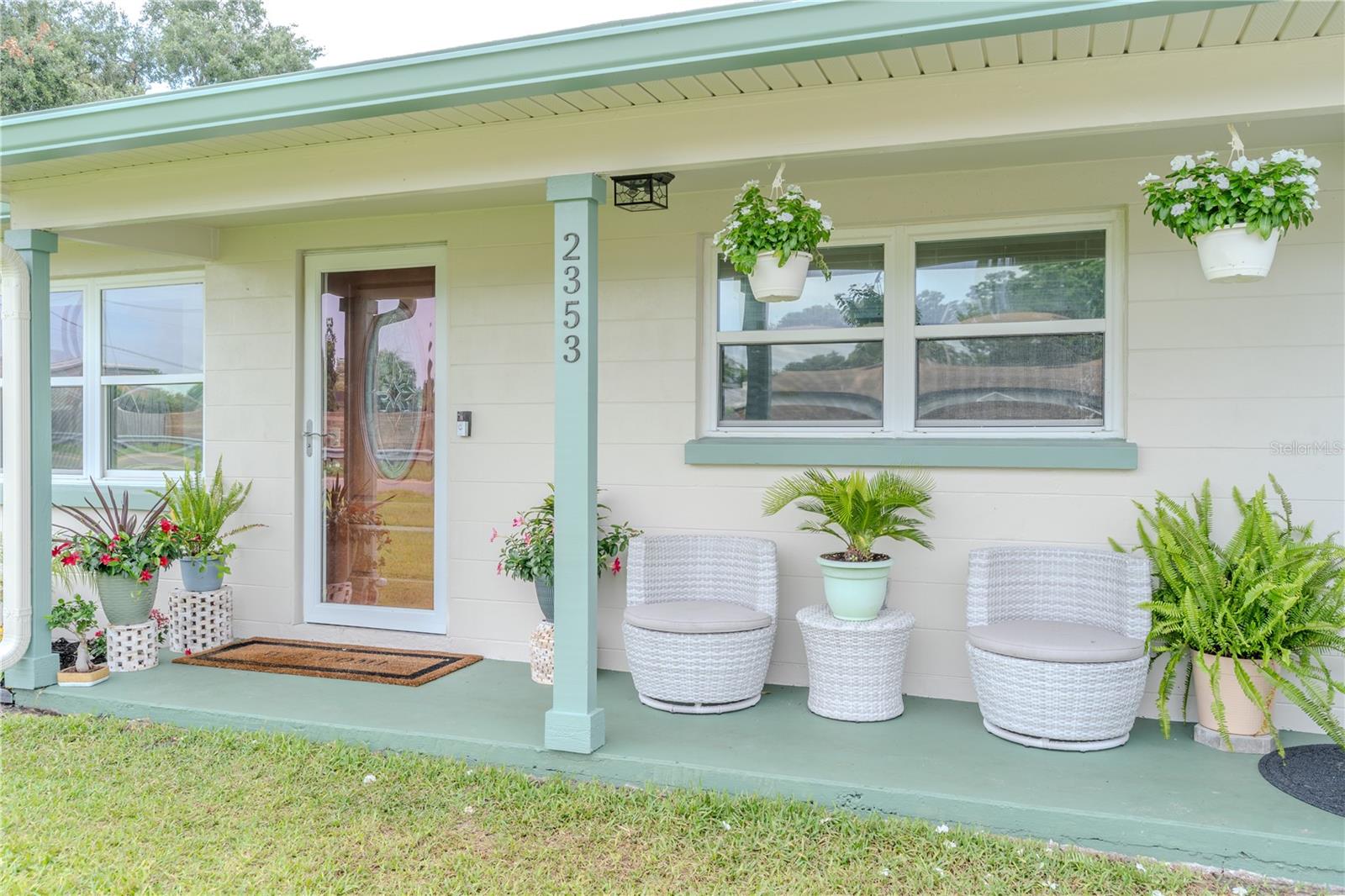 2353 N CRYSTAL LAKE DR