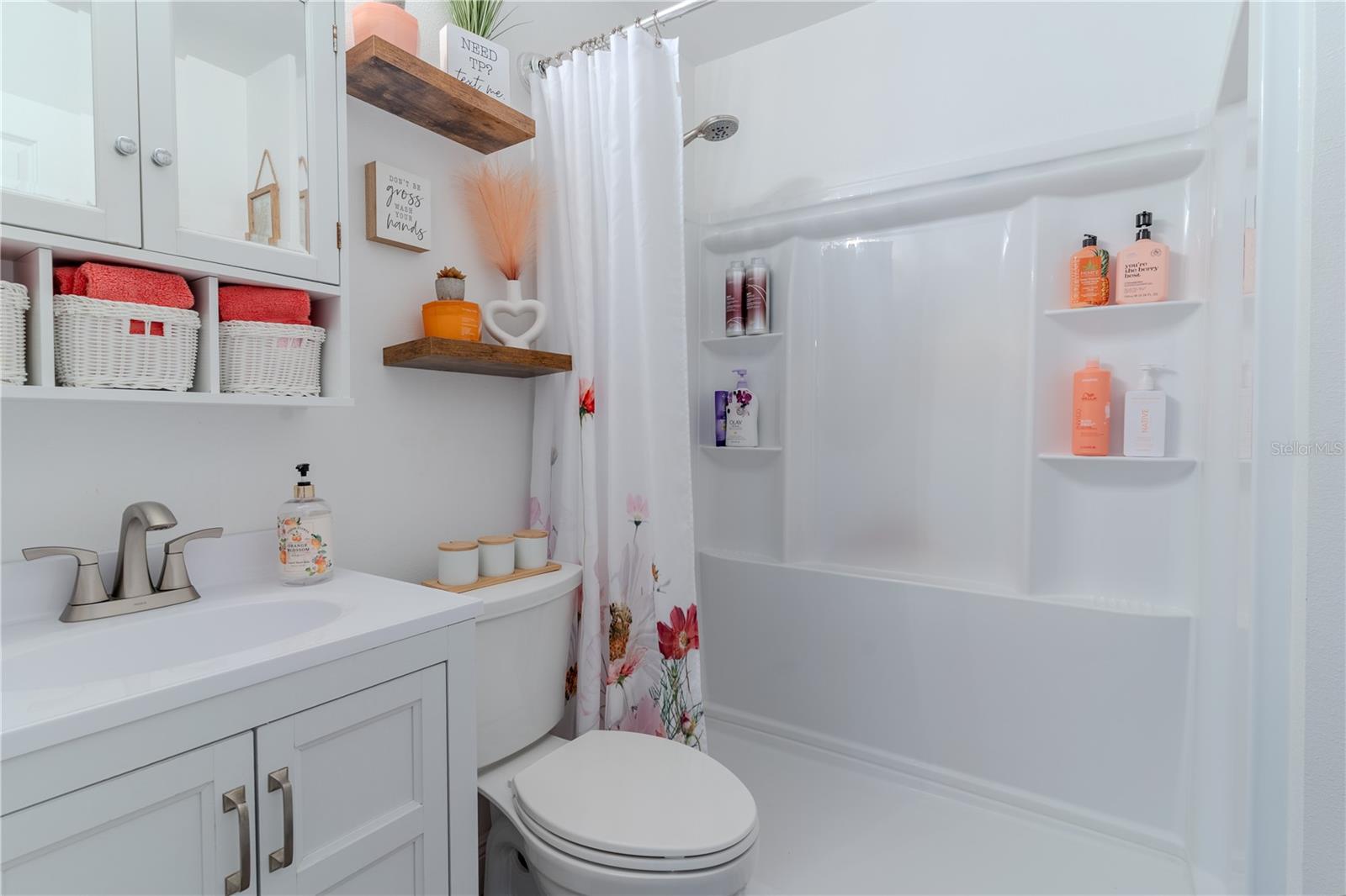 2353 N CRYSTAL LAKE DR