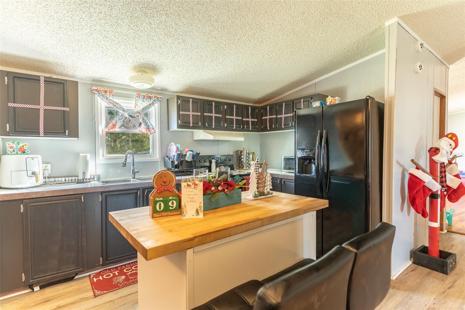 3575 PIONEER TRAILS BLVD E