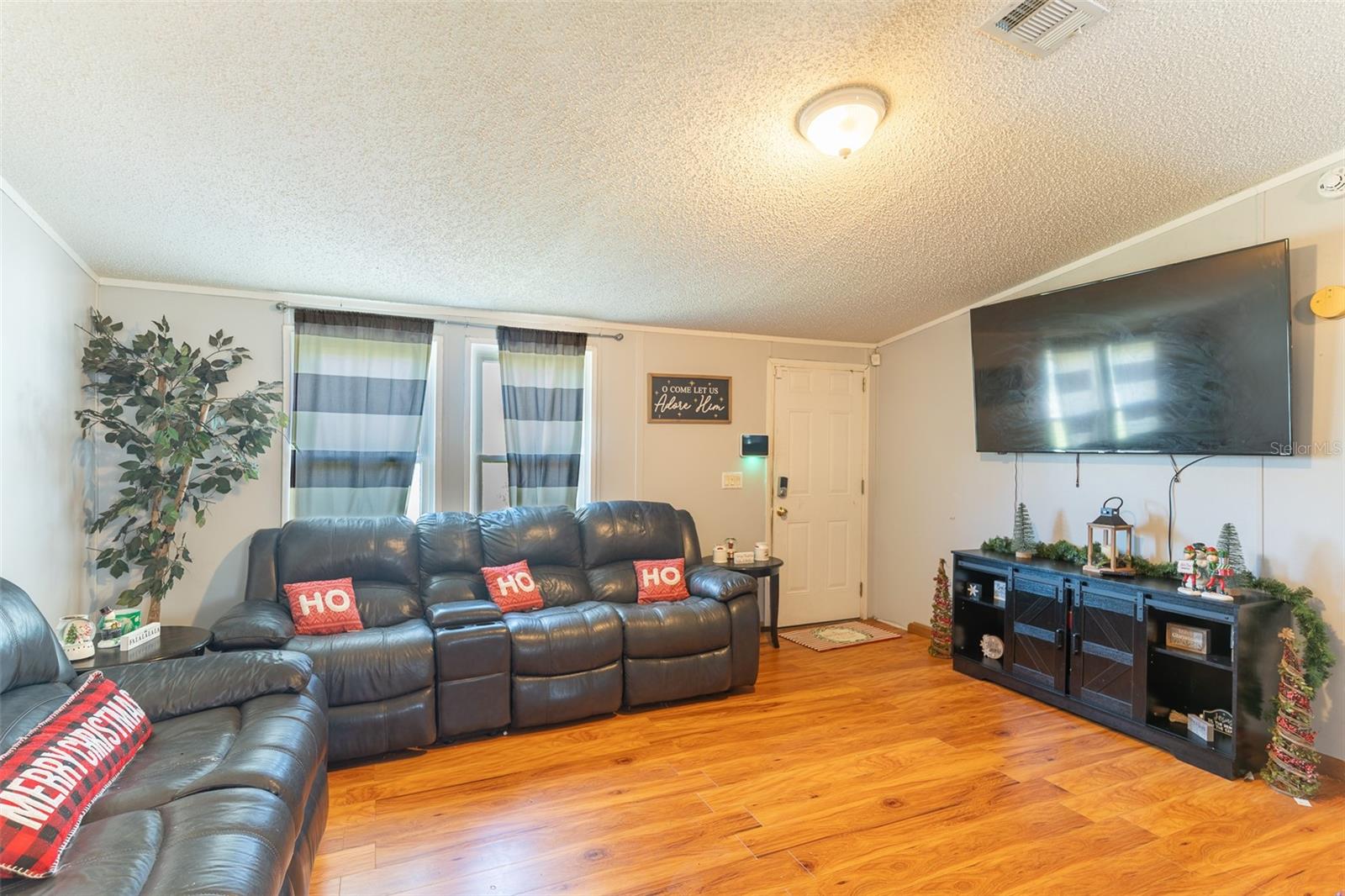 3575 PIONEER TRAILS BLVD E