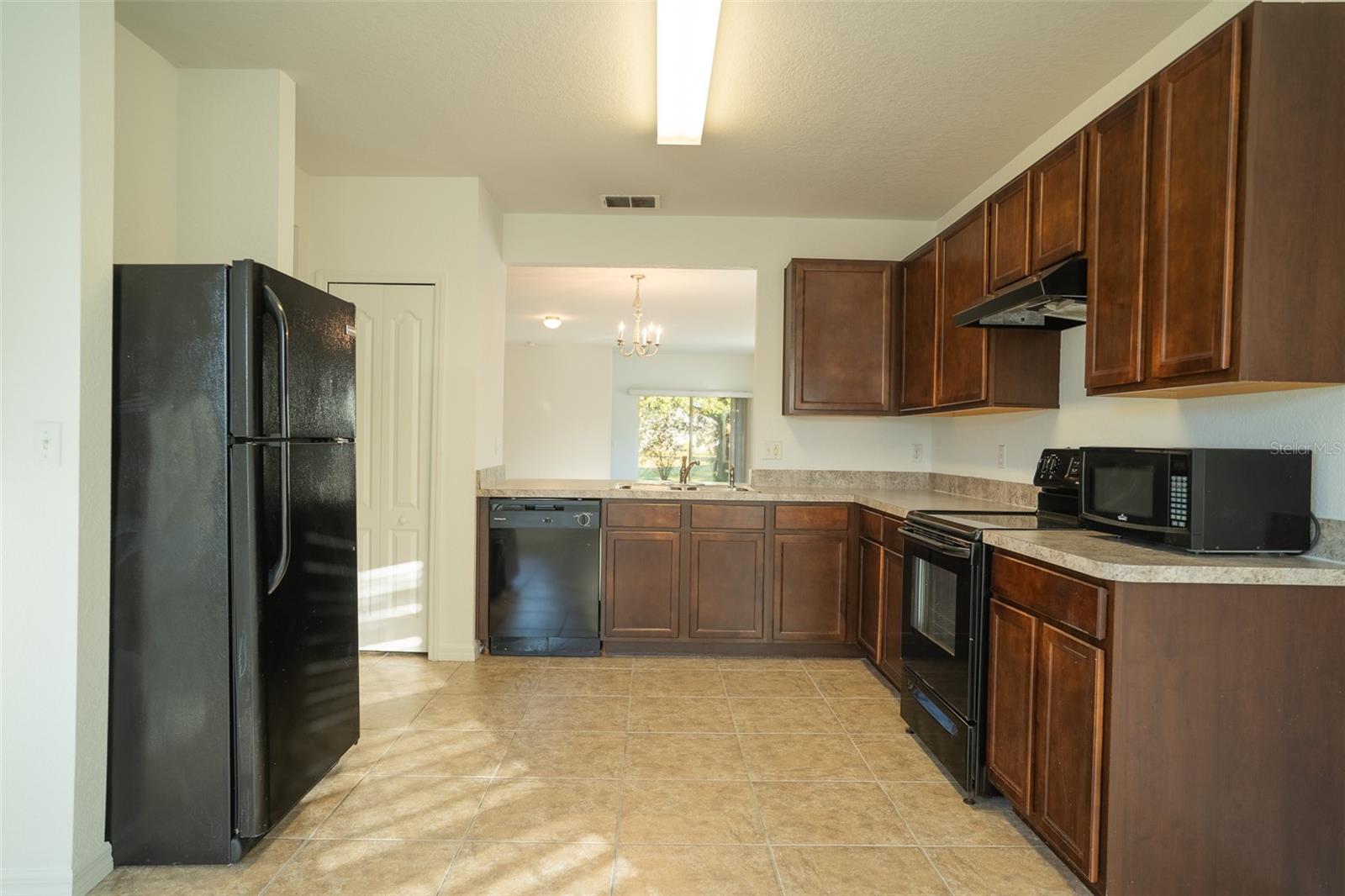 3648 JULIUS ESTATES BLVD