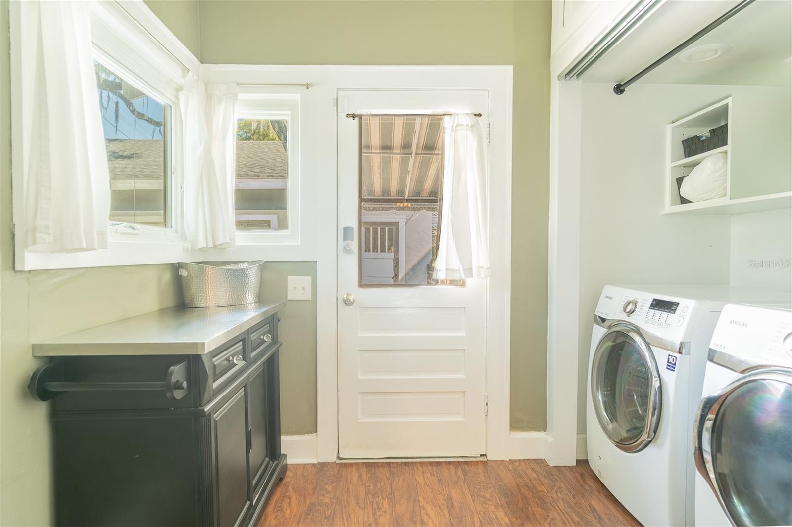 1433 N LAKE HOWARD DR