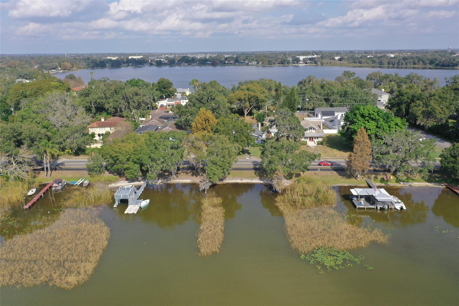 1433 N LAKE HOWARD DR