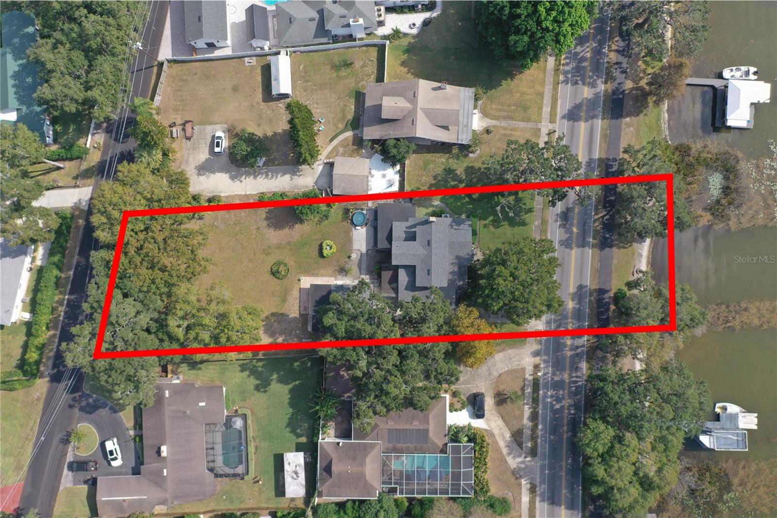 1433 N LAKE HOWARD DR