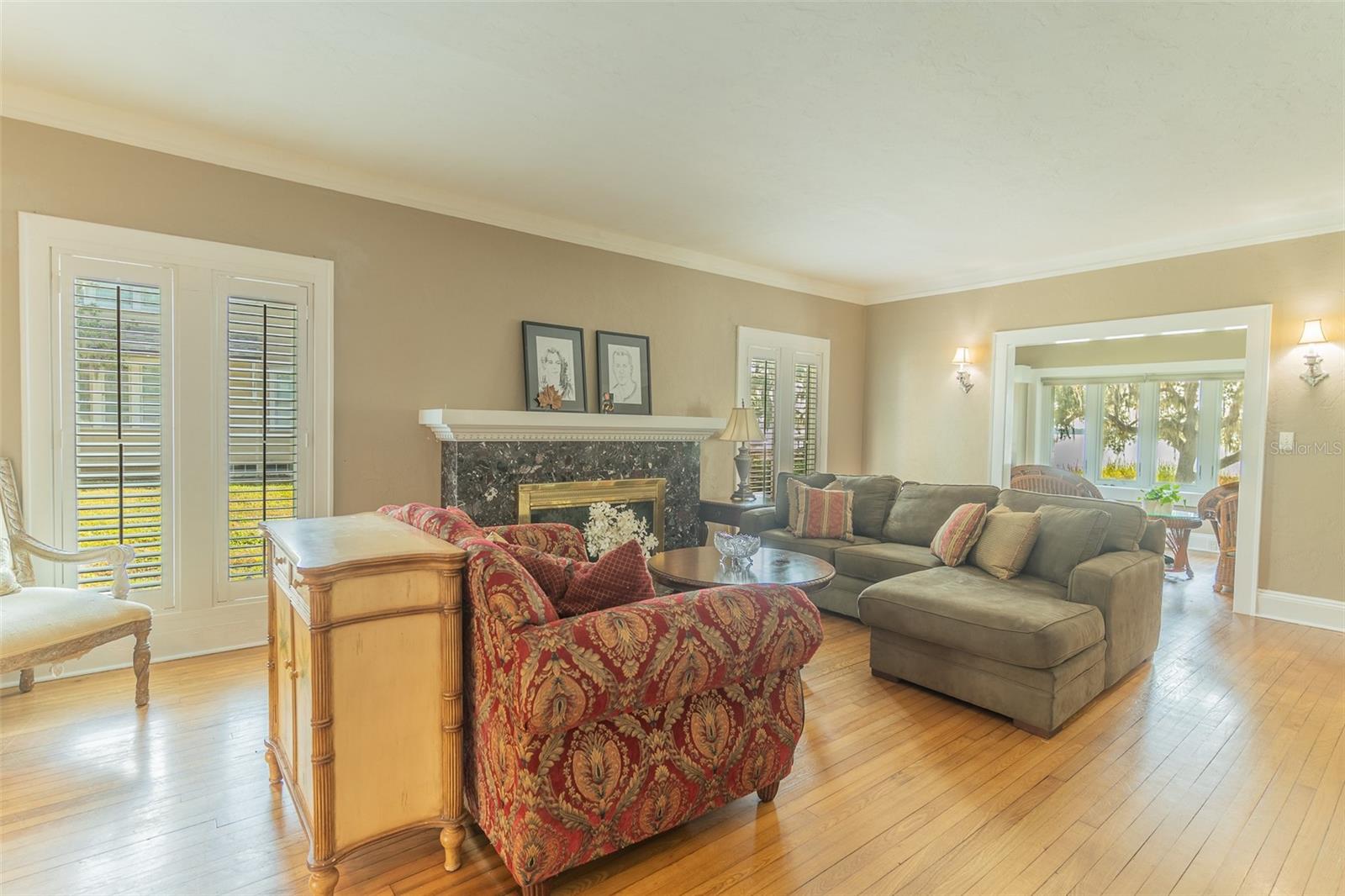 1433 N LAKE HOWARD DR