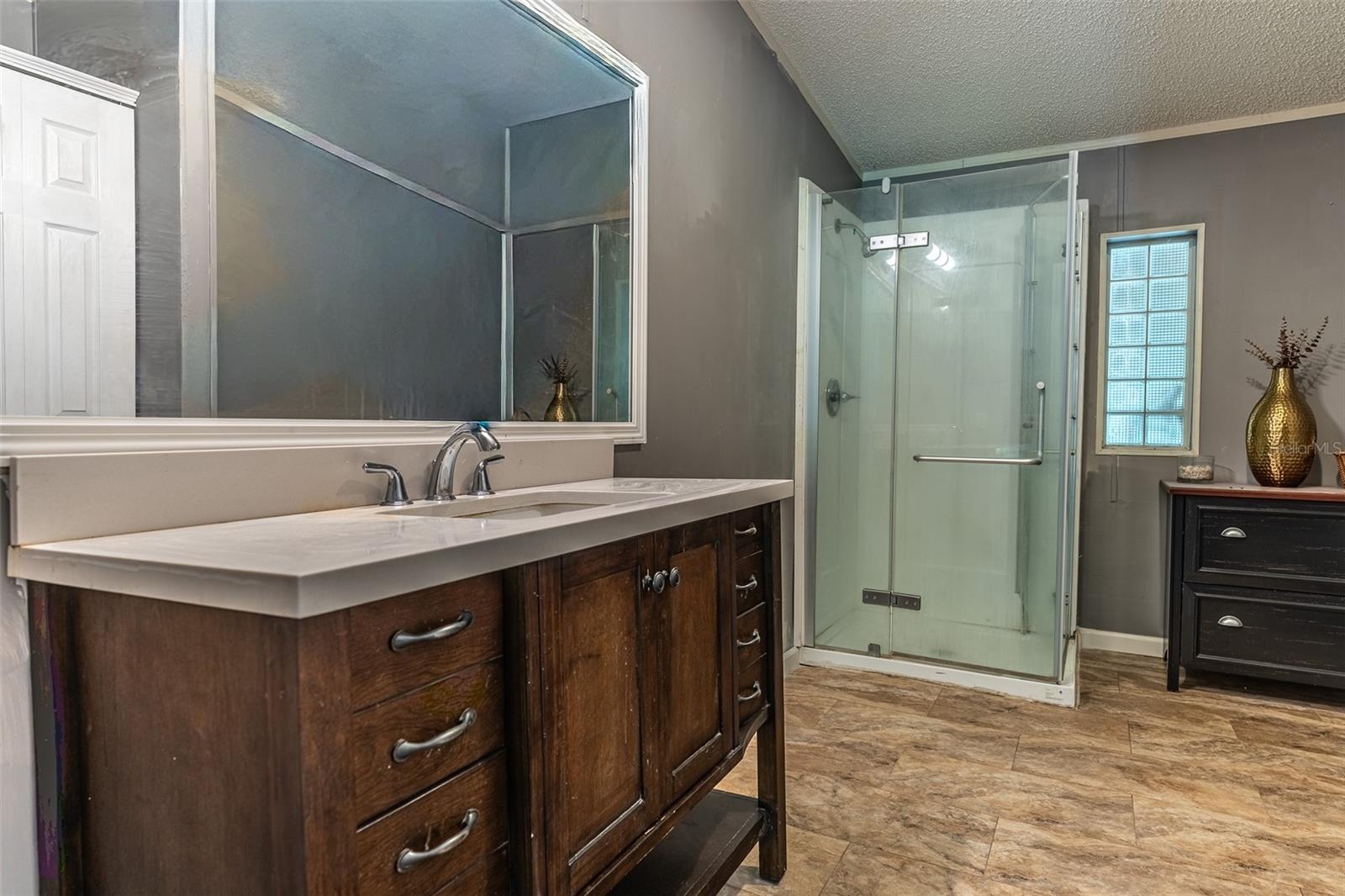 17822 COMMONWEALTH AVE N