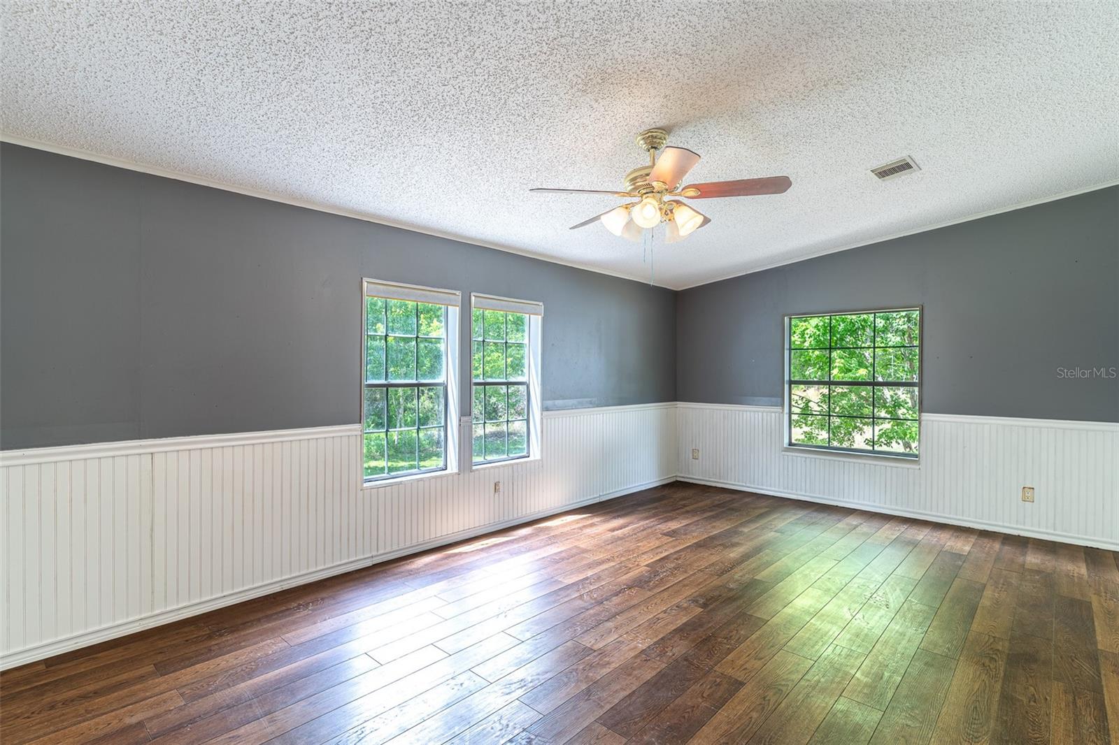 17822 COMMONWEALTH AVE N