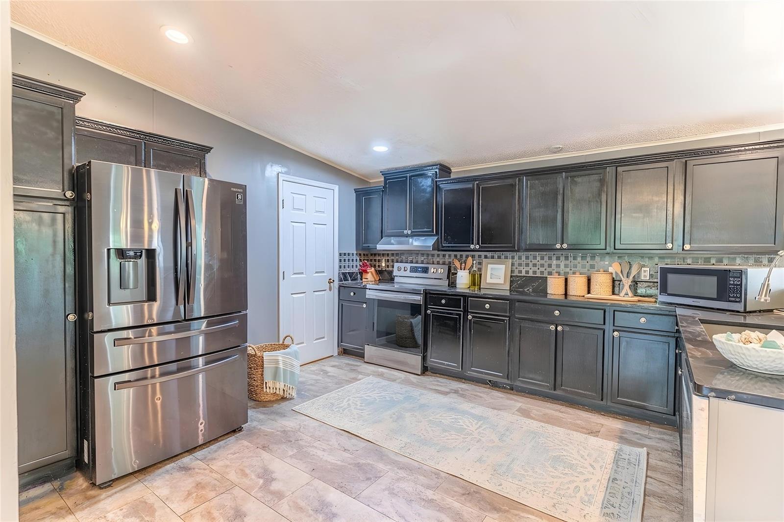 17822 COMMONWEALTH AVE N