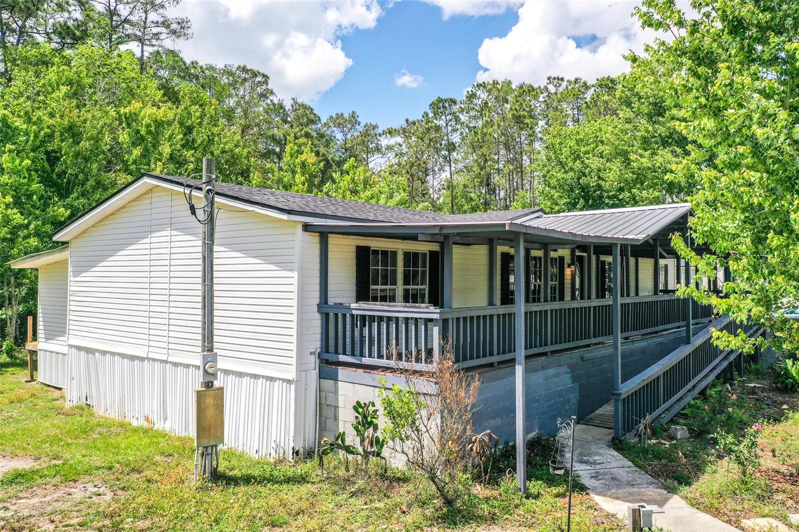 17822 COMMONWEALTH AVE N