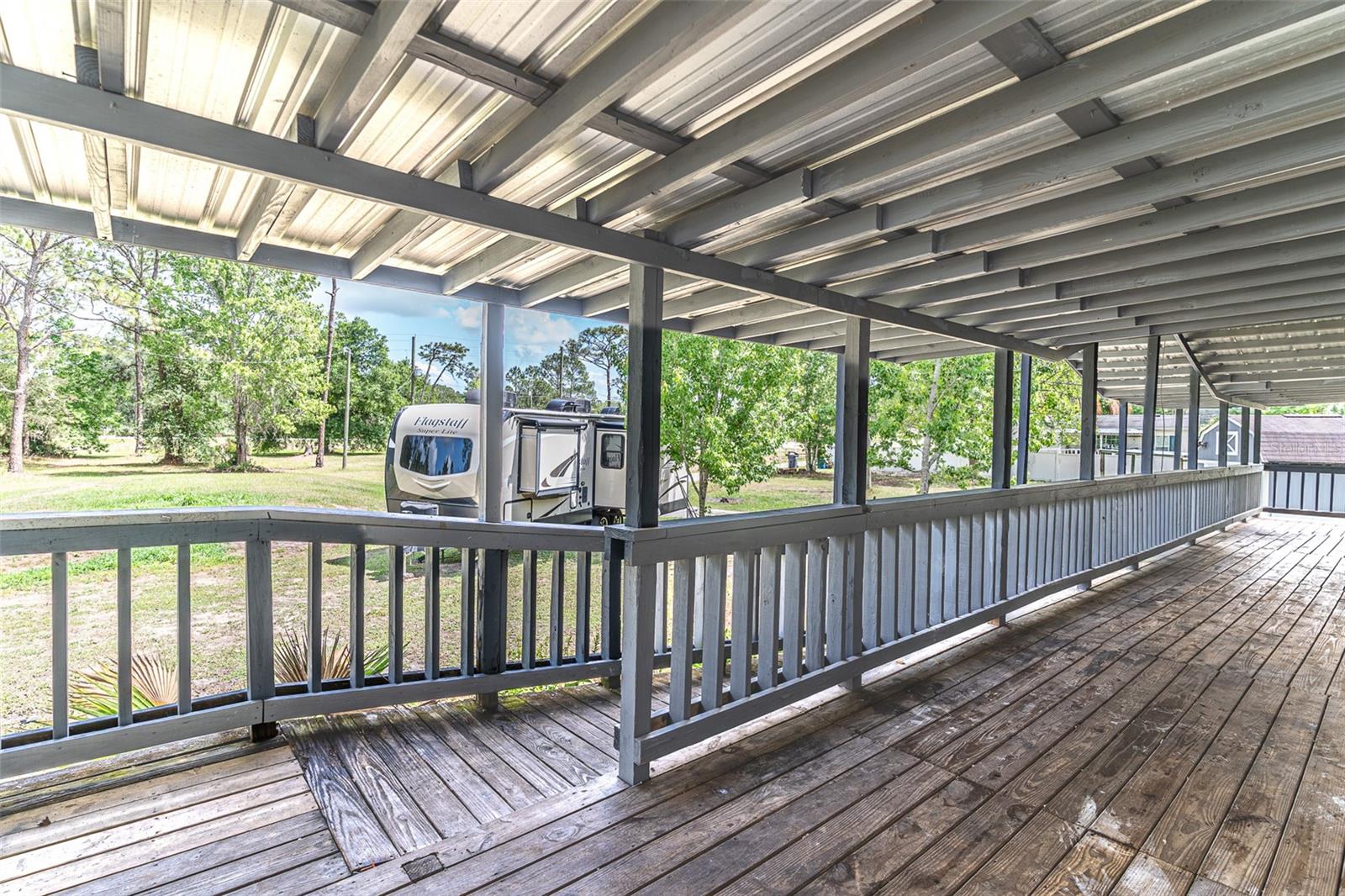 17822 COMMONWEALTH AVE N