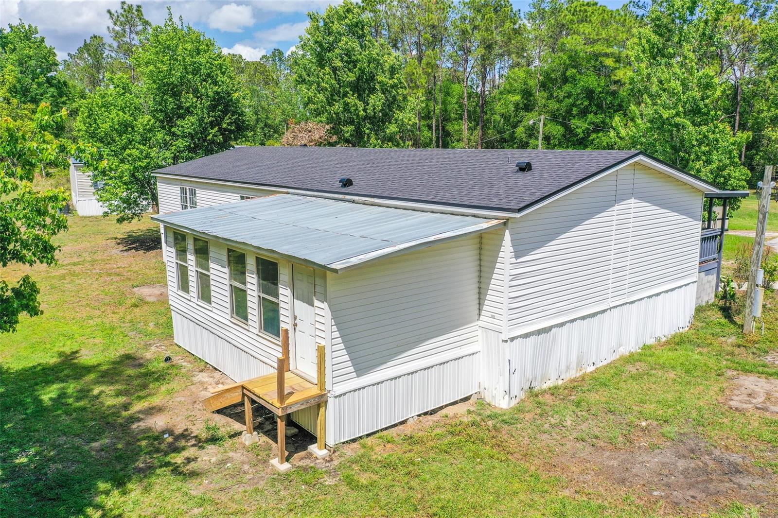 17822 COMMONWEALTH AVE N