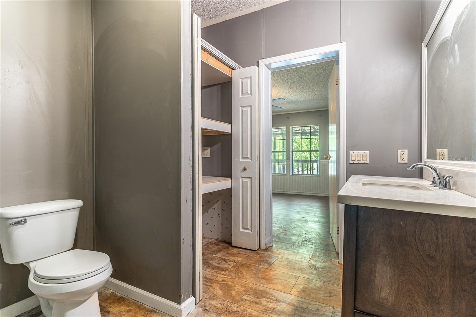 17822 COMMONWEALTH AVE N